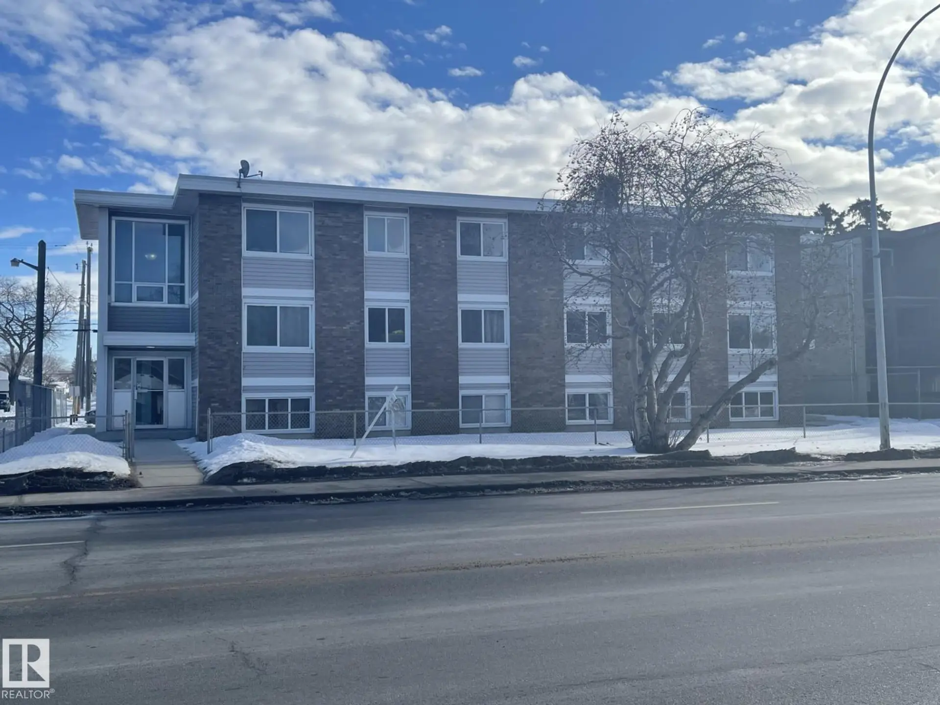 #303 12223 82 ST NW - Image 1