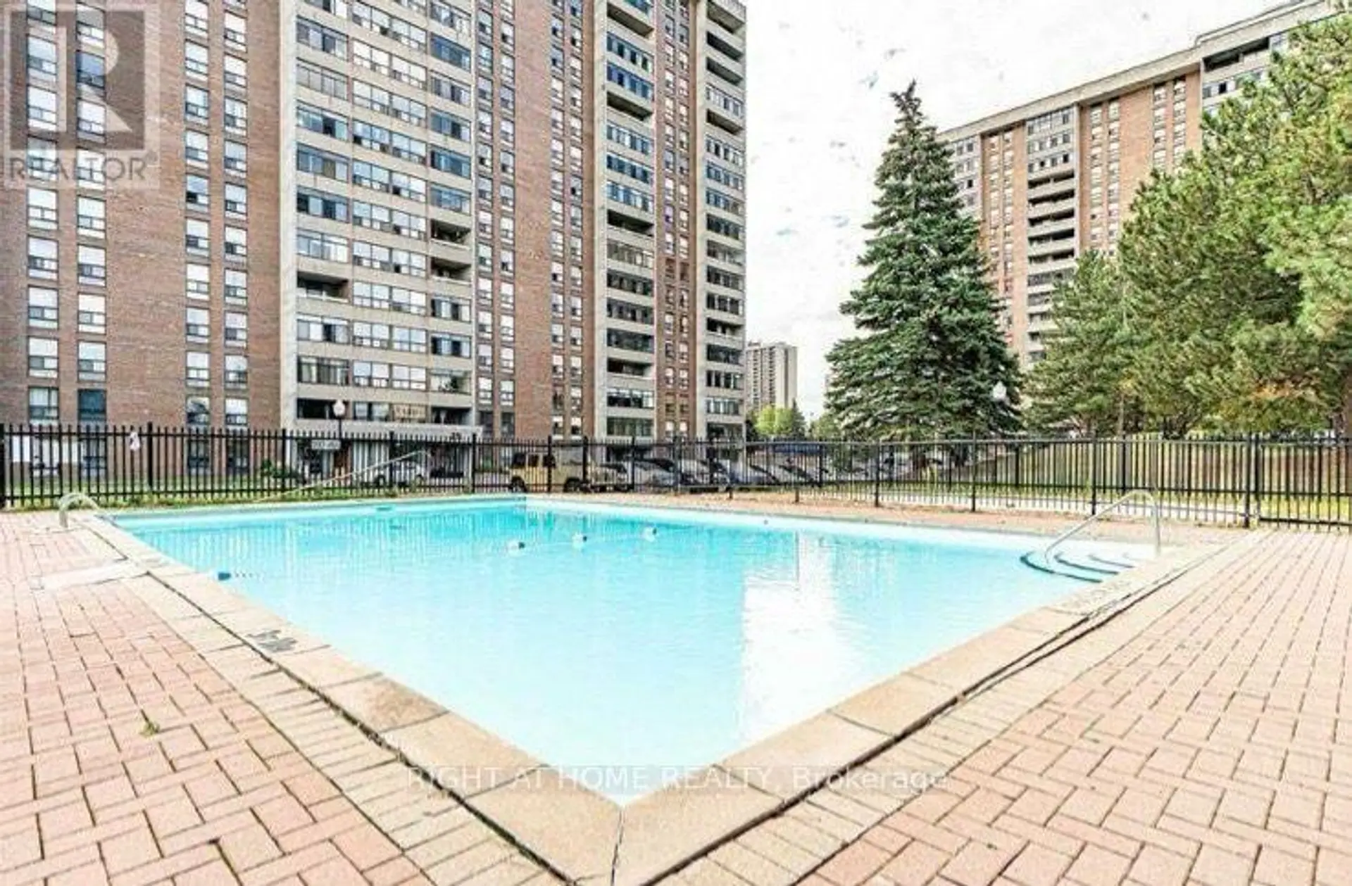 #1912 25 KENSINGTON ROAD - Image 1