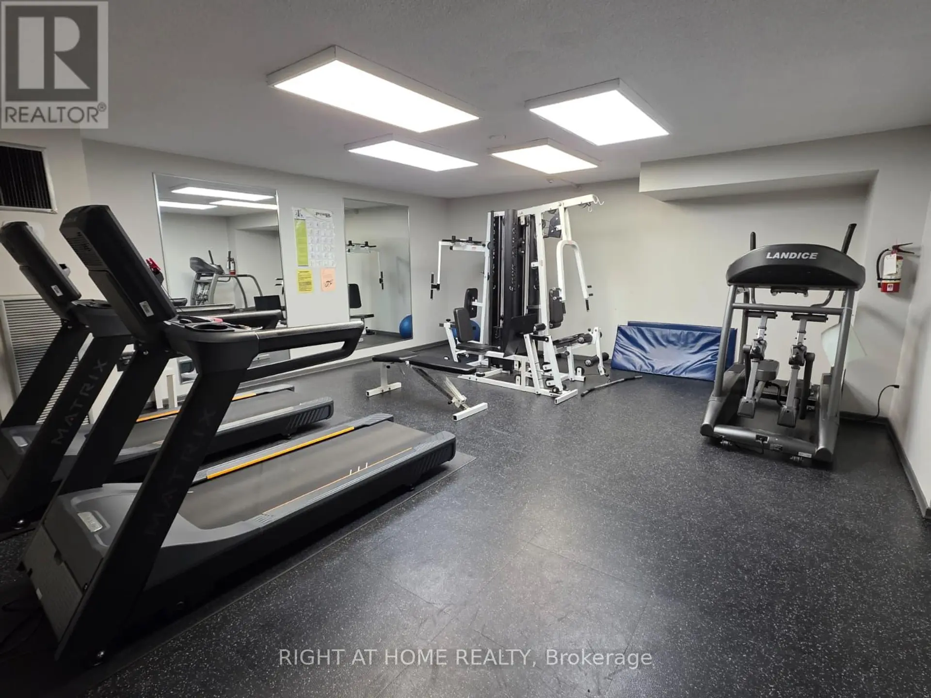 #1912 25 KENSINGTON ROAD - Image 14