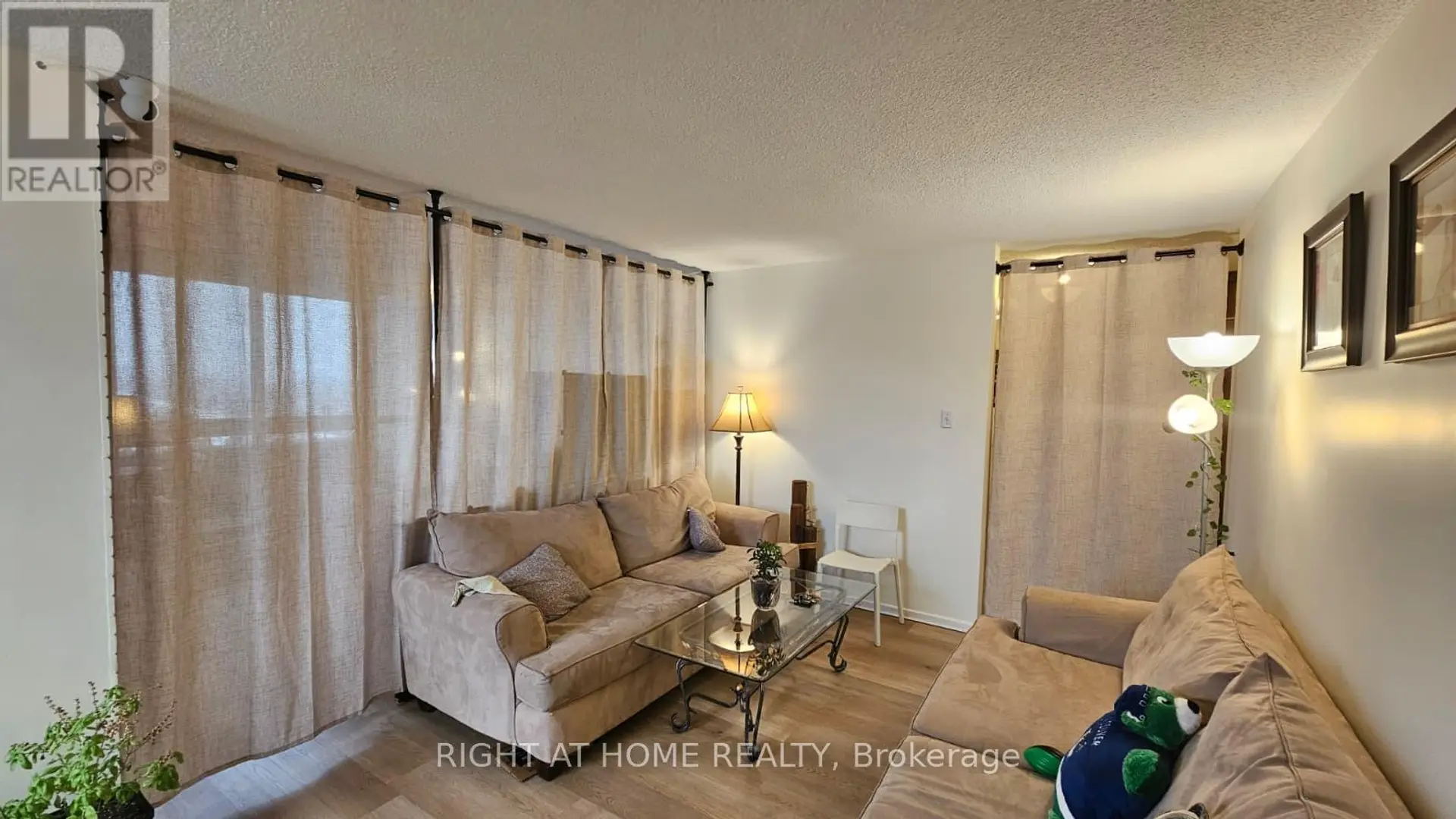 #1912 25 KENSINGTON ROAD - Image 4