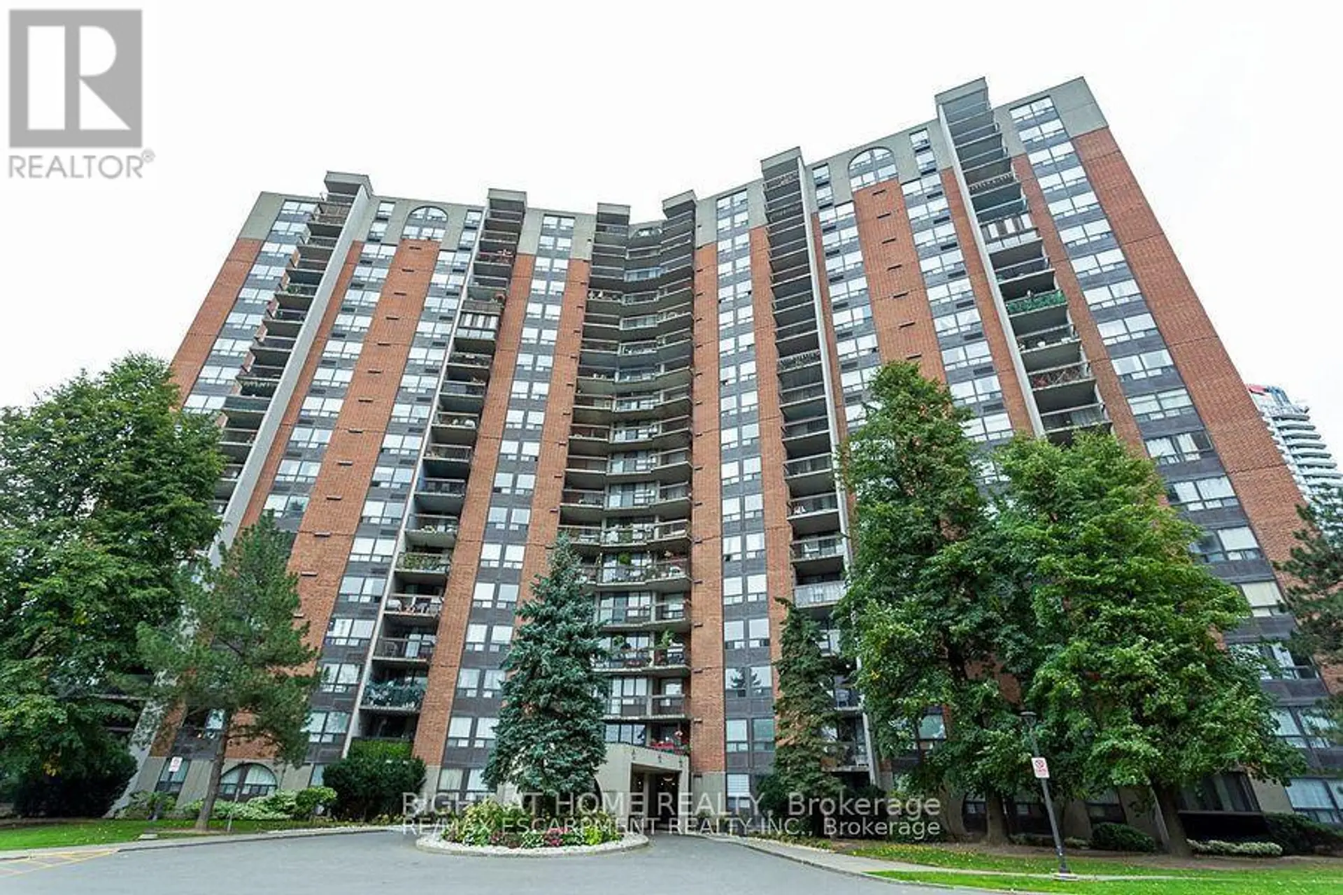 #114 50 MISSISSAUGA VALLEY BOULEVARD - Image 1