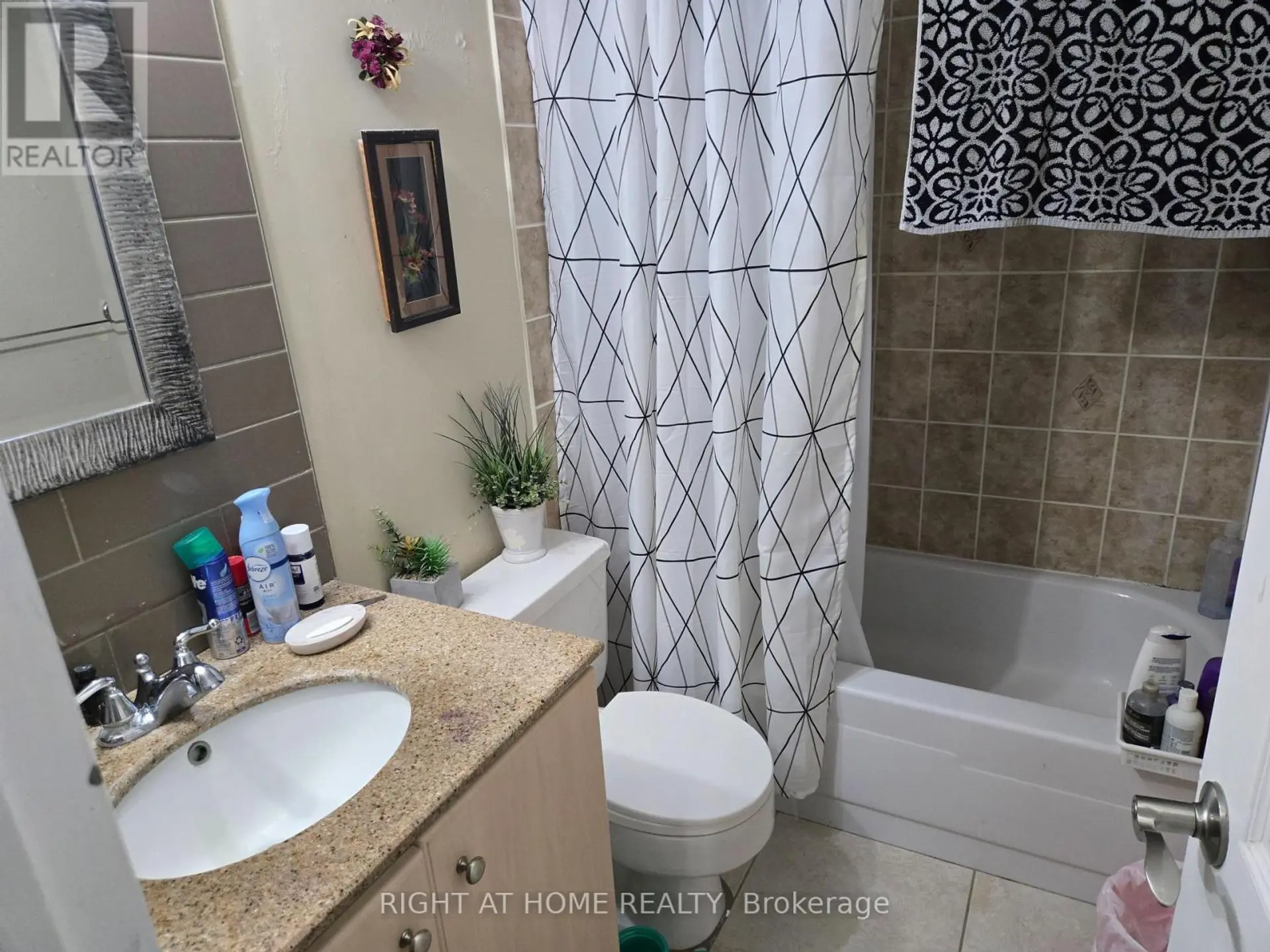 #114 50 MISSISSAUGA VALLEY BOULEVARD - Image 8