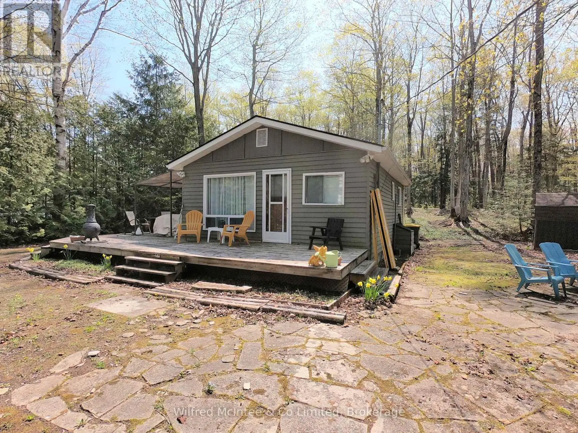 210 THOMPSON AVENUE - Image 1