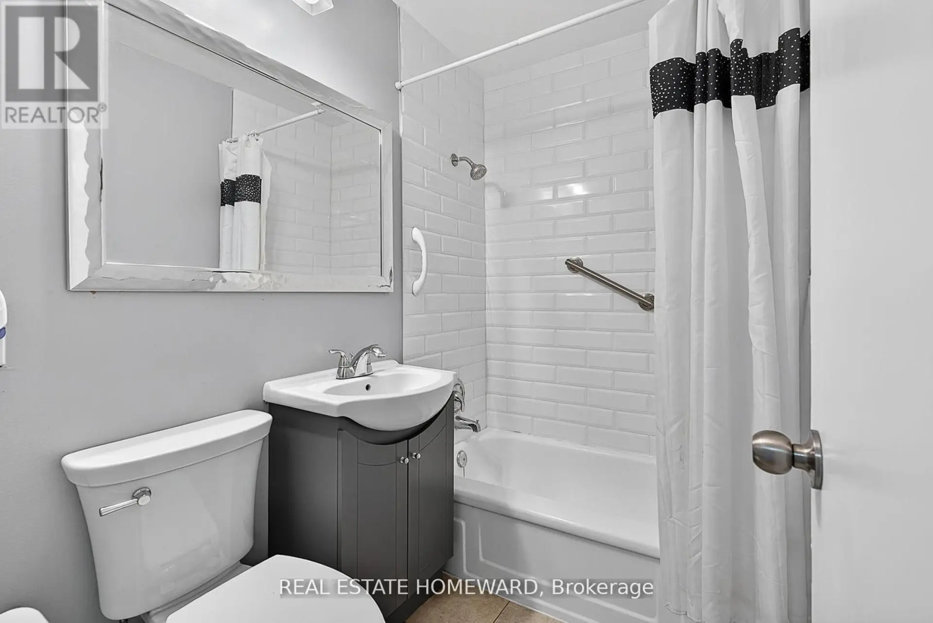 #708 915 MIDLAND AVENUE - Image 11