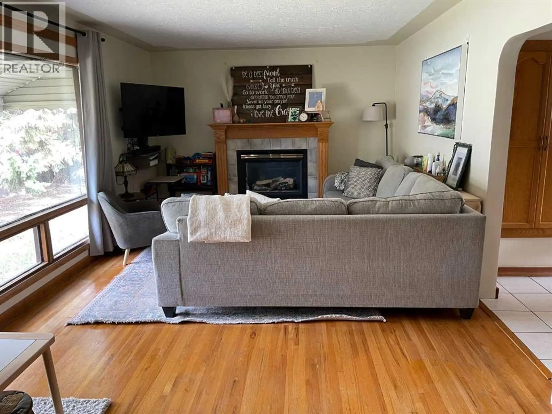 3405 52 Avenue - Image 2