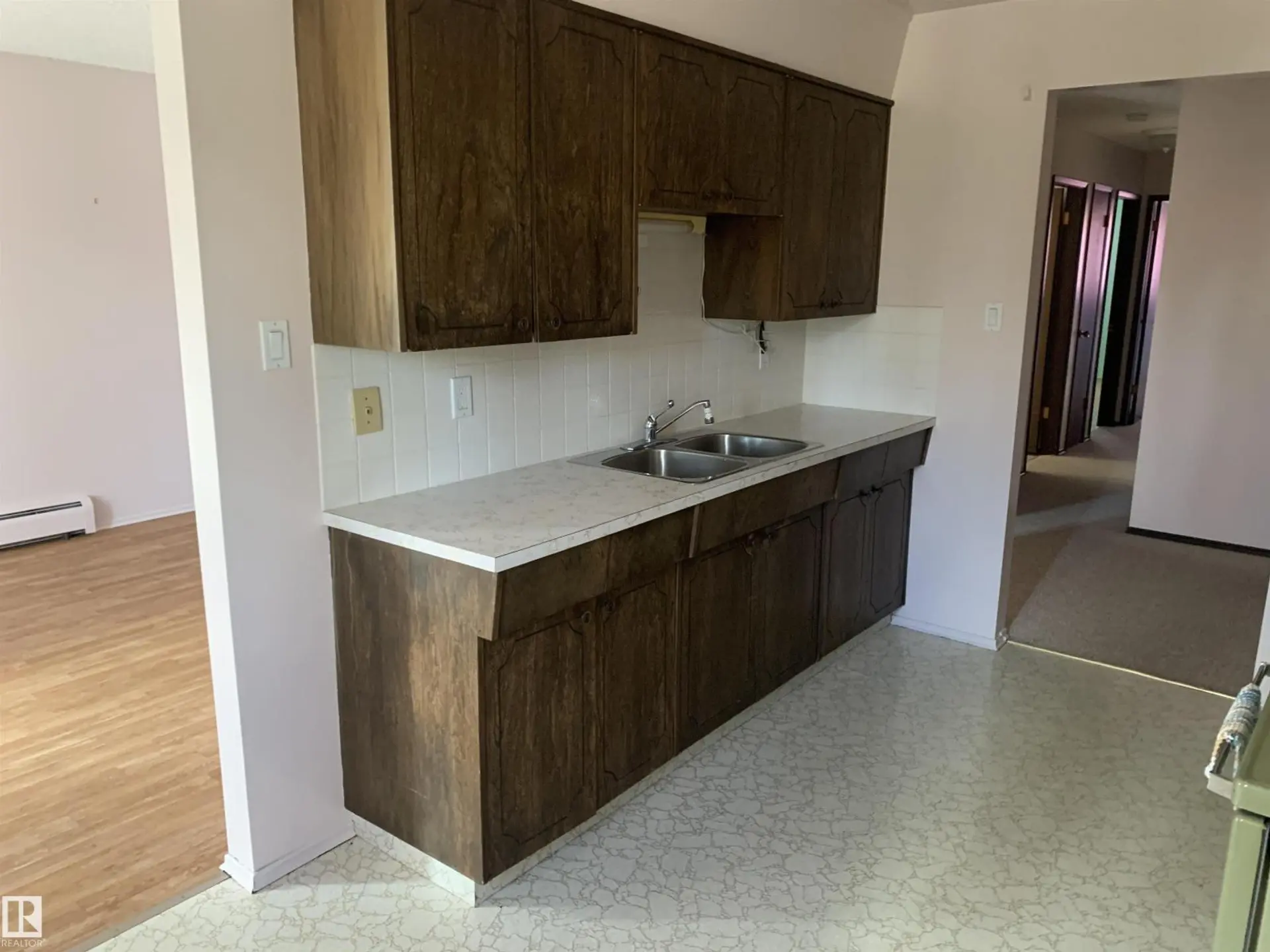 8924 85 AV NW - Image 4