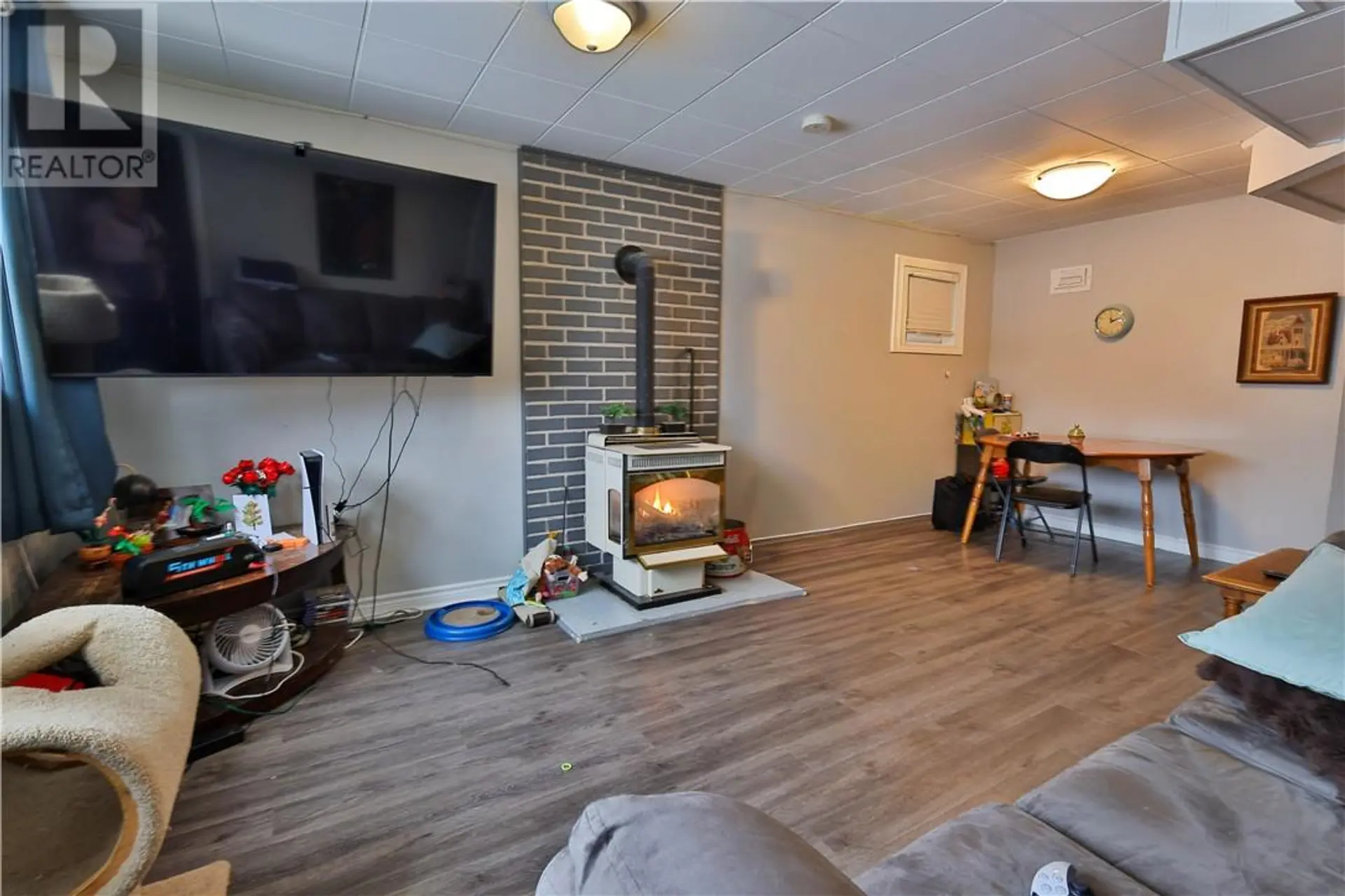 401 York Street - Image 9