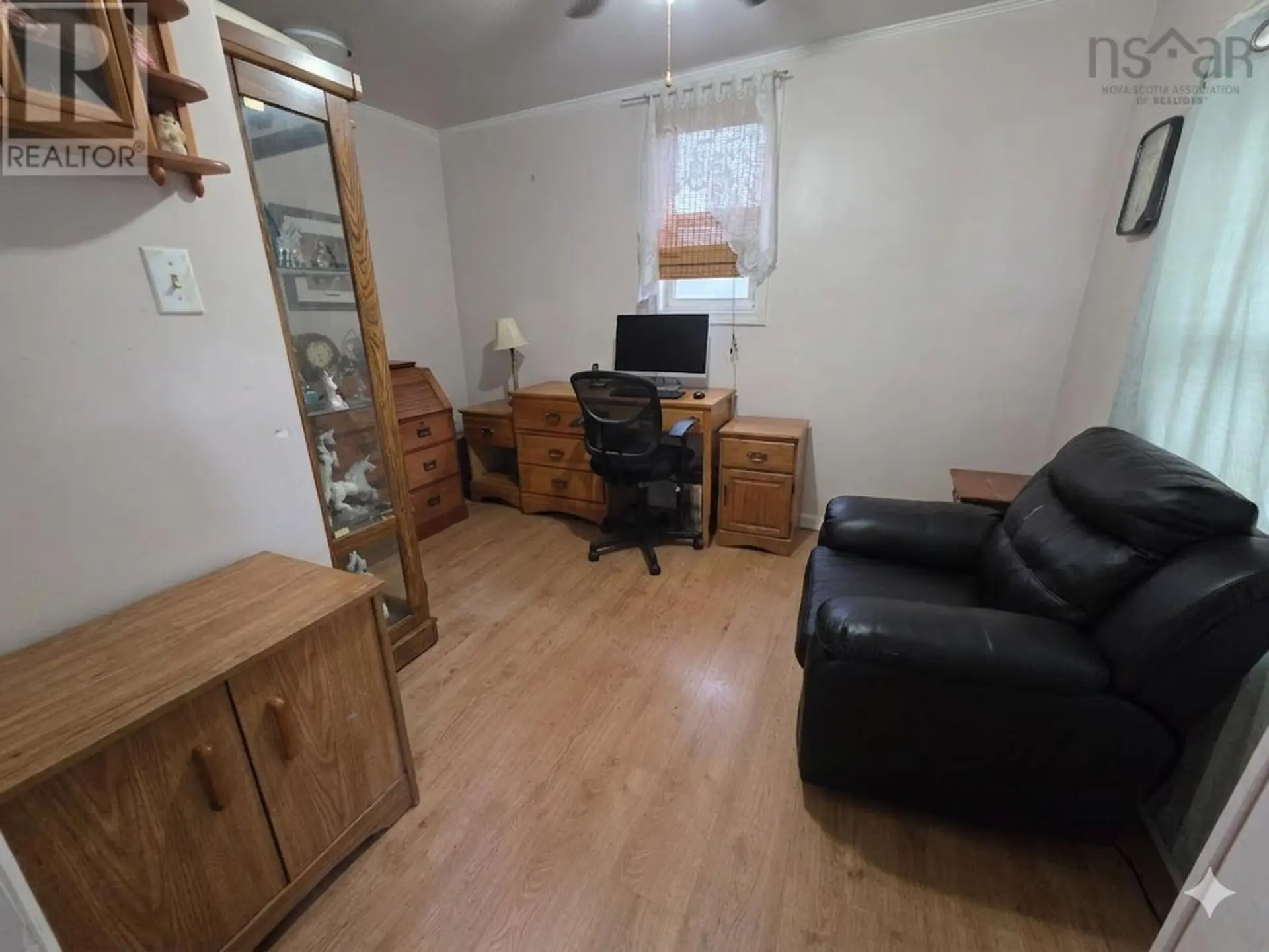 365 HAMMONDS PLAINS Road - Image 8