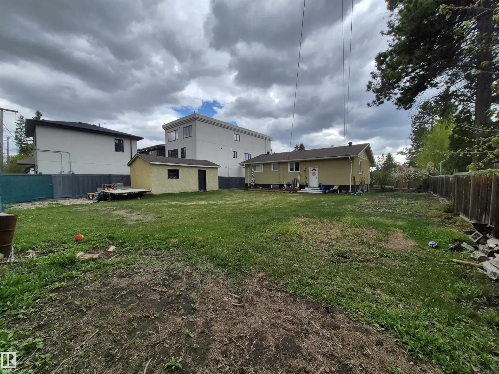 11740/11742 UNIVERSITY AV NW - Image 4