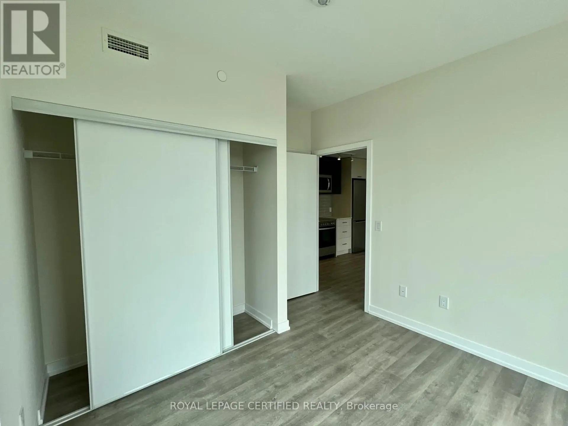 #703 2300 ST. CLAIR AVENUE W - Image 11