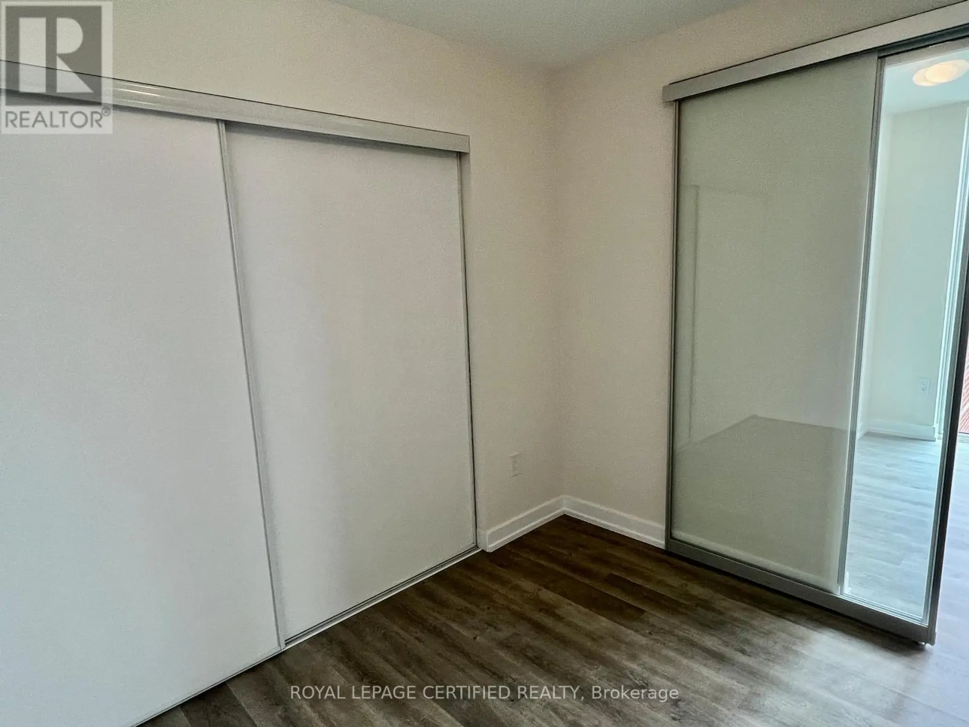 #703 2300 ST. CLAIR AVENUE W - Image 12