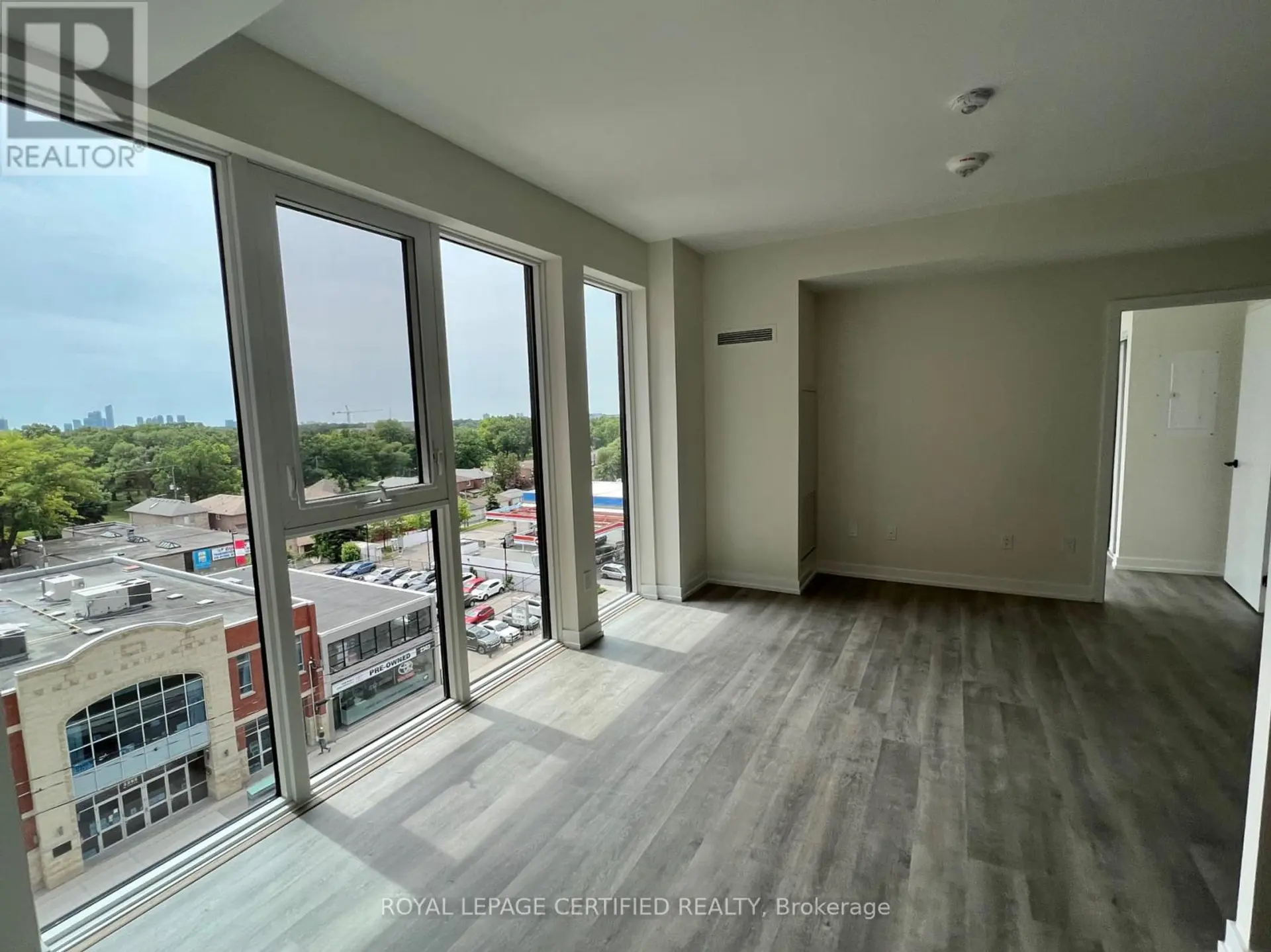#703 2300 ST. CLAIR AVENUE W - Image 3