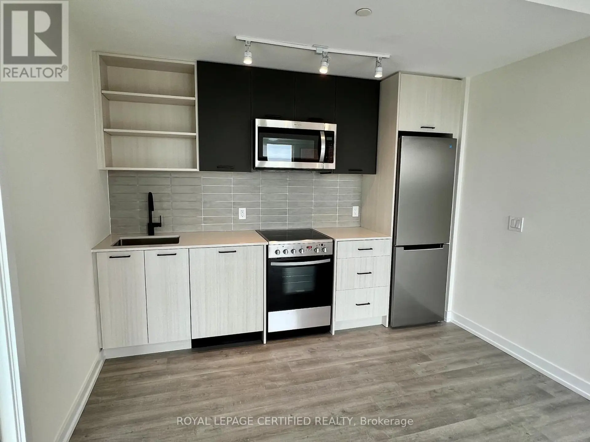 #703 2300 ST. CLAIR AVENUE W - Image 7