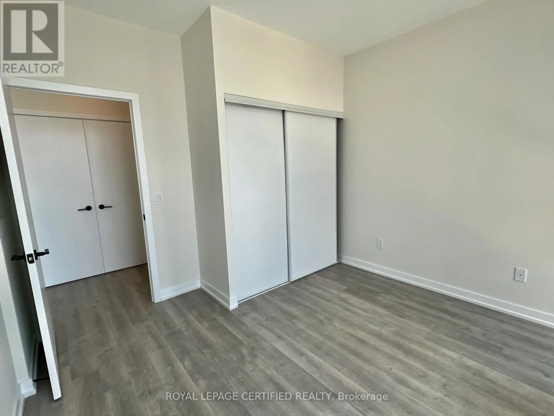 #1011 2300 ST. CLAIR AVENUE W - Image 10