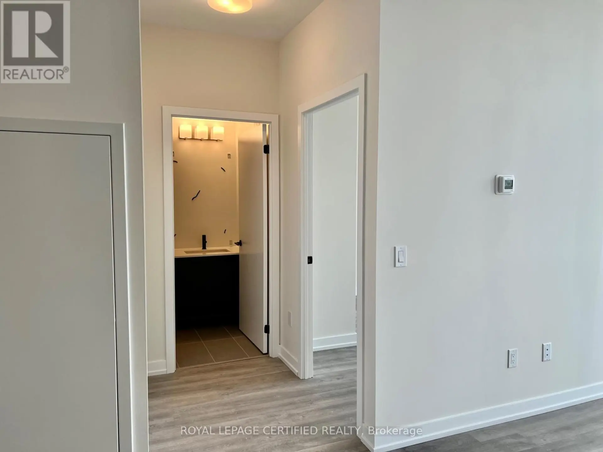 #1011 2300 ST. CLAIR AVENUE W - Image 13