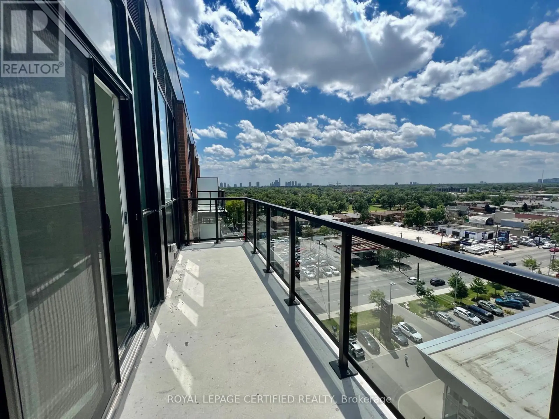 #1011 2300 ST. CLAIR AVENUE W - Image 20