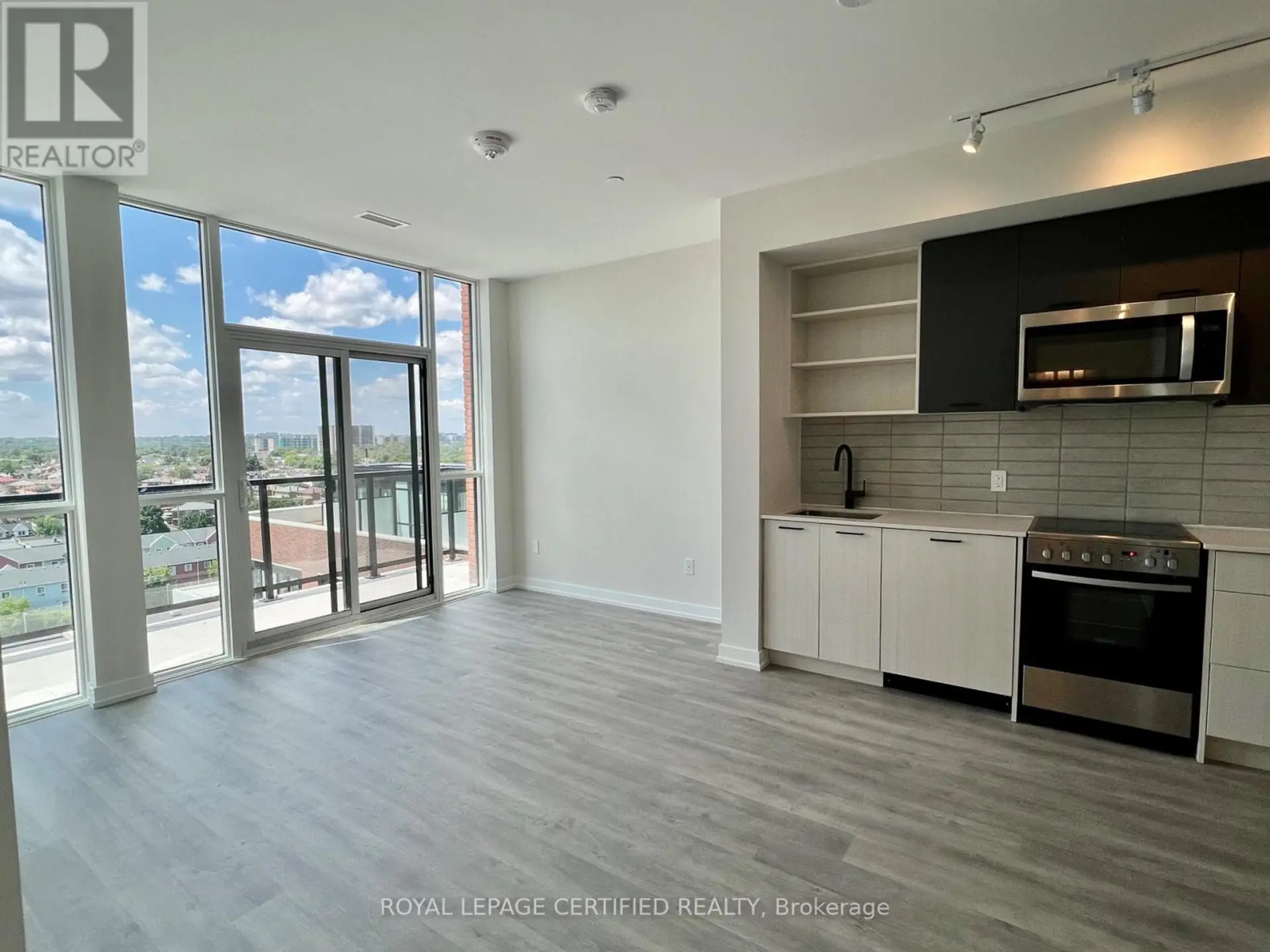 #1011 2300 ST. CLAIR AVENUE W - Image 3