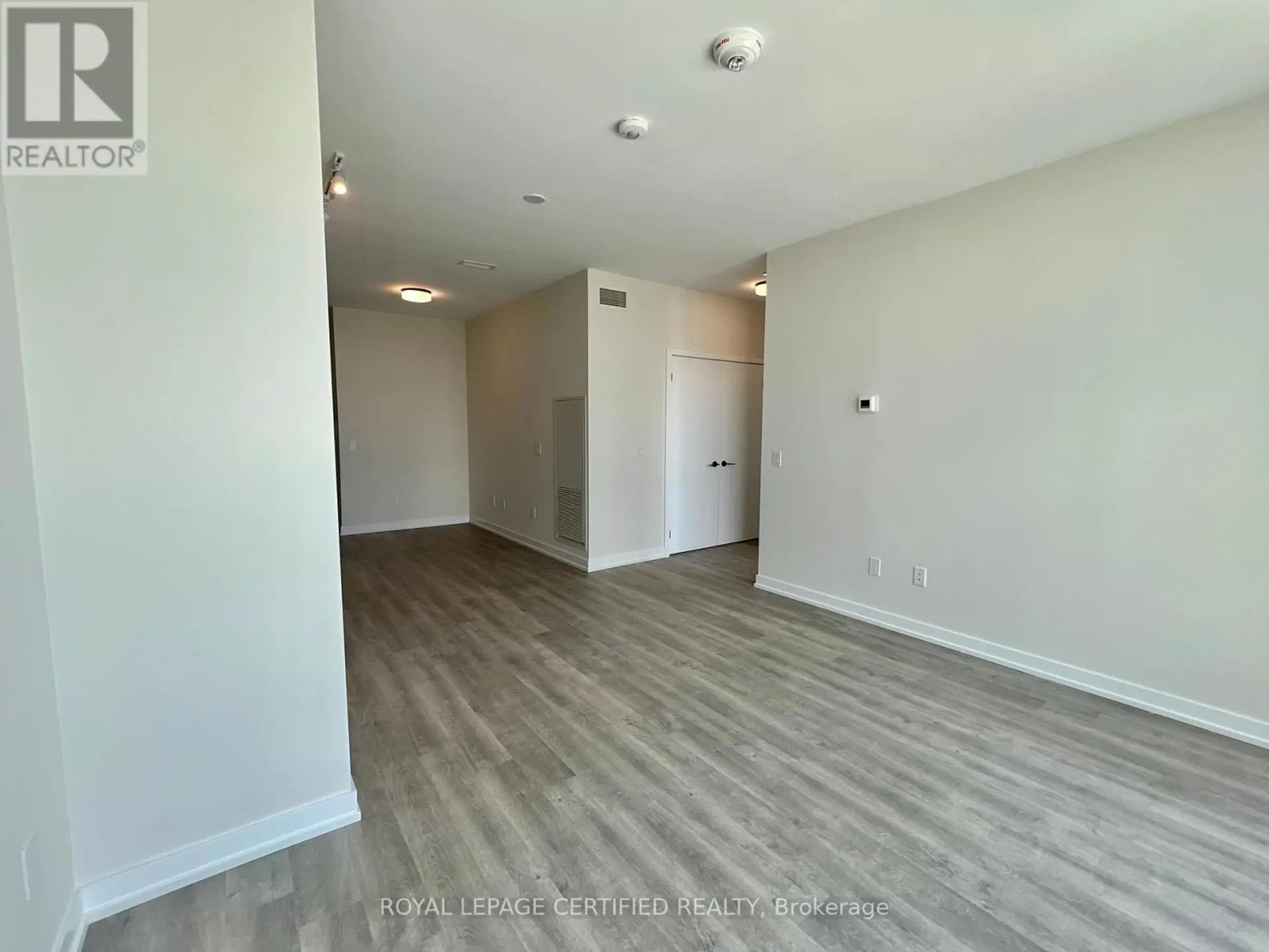 #1011 2300 ST. CLAIR AVENUE W - Image 6