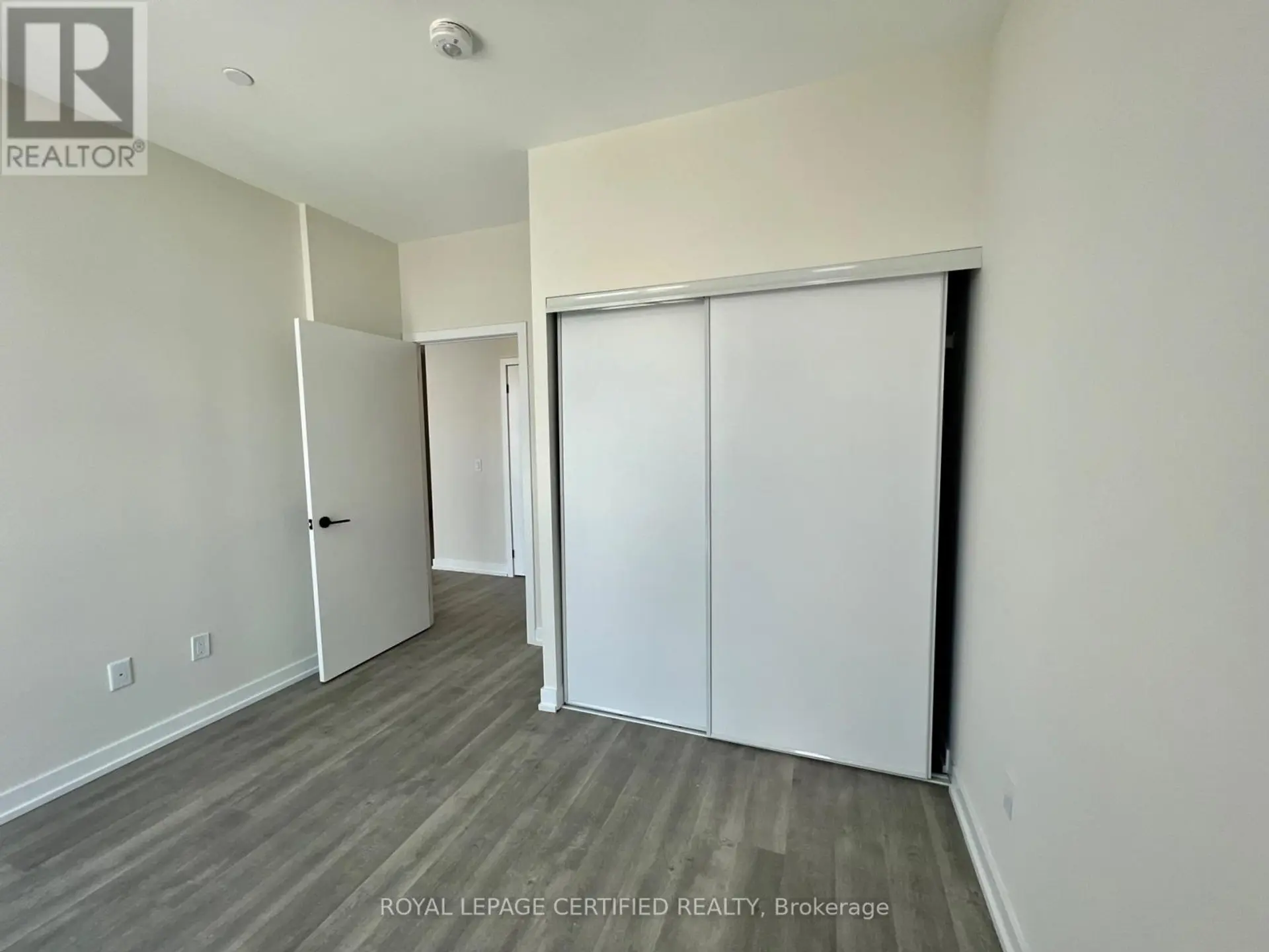 #1011 2300 ST. CLAIR AVENUE W - Image 9