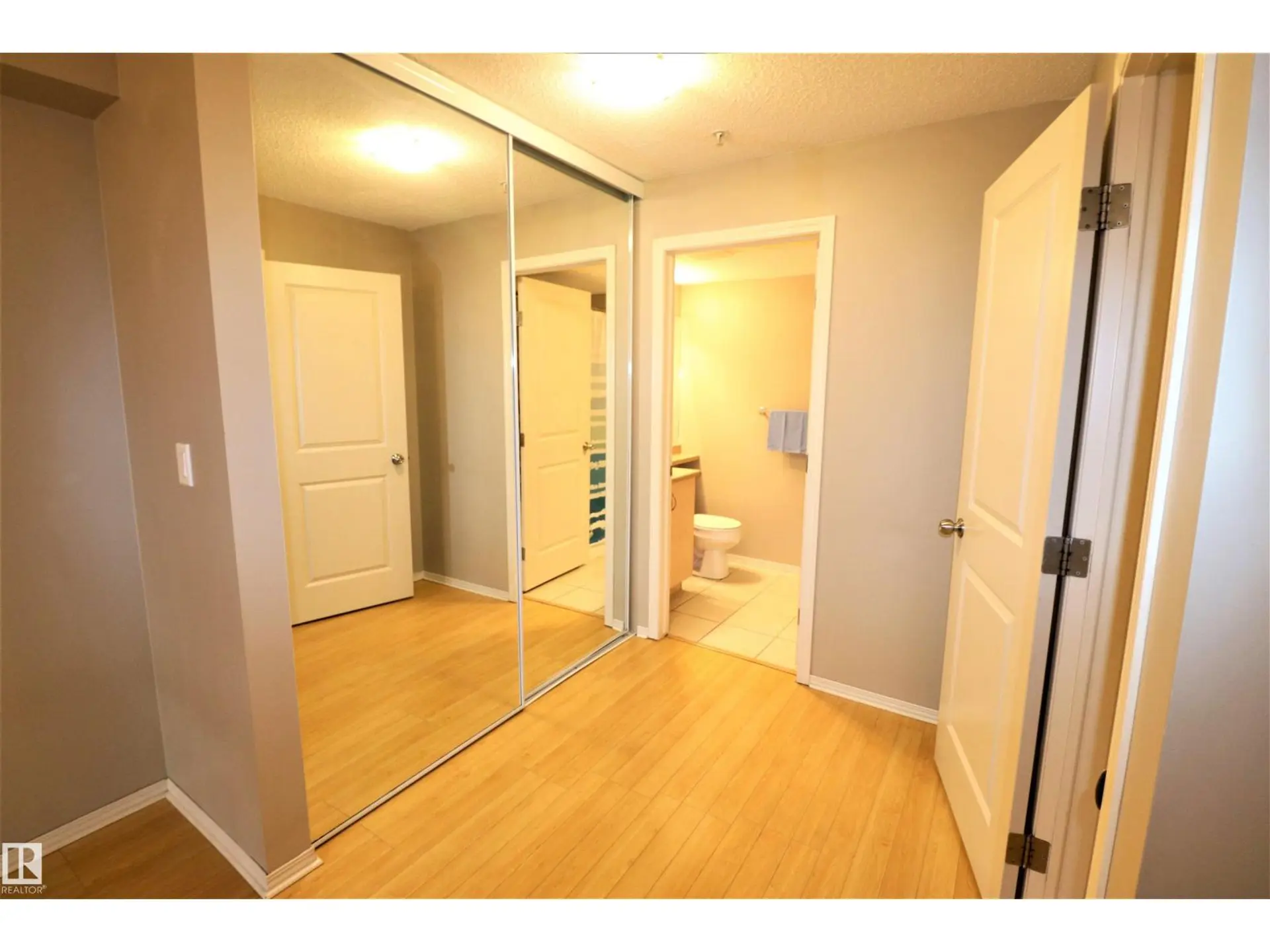 #117 17003 67 AV NW - Image 11