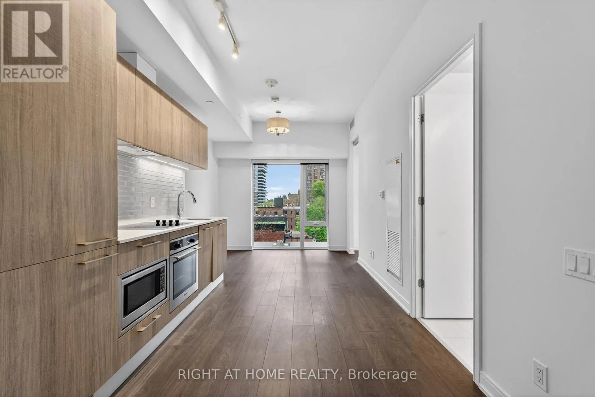 #512 3 GLOUCESTER STREET - Image 1