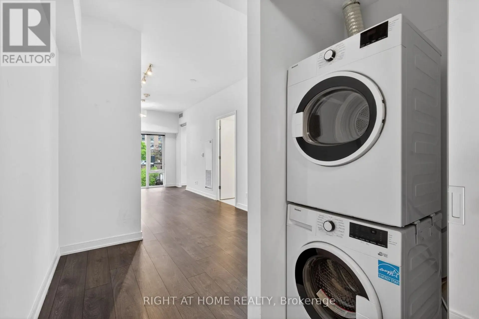 #512 3 GLOUCESTER STREET - Image 3