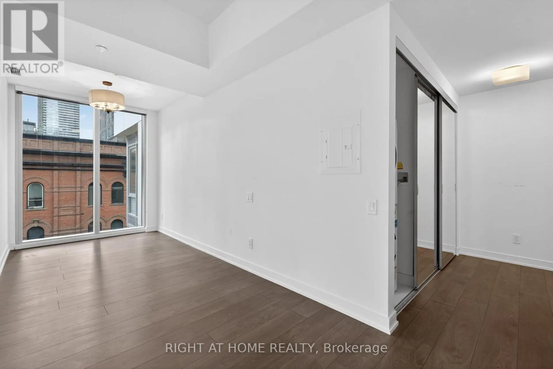 #512 3 GLOUCESTER STREET - Image 7