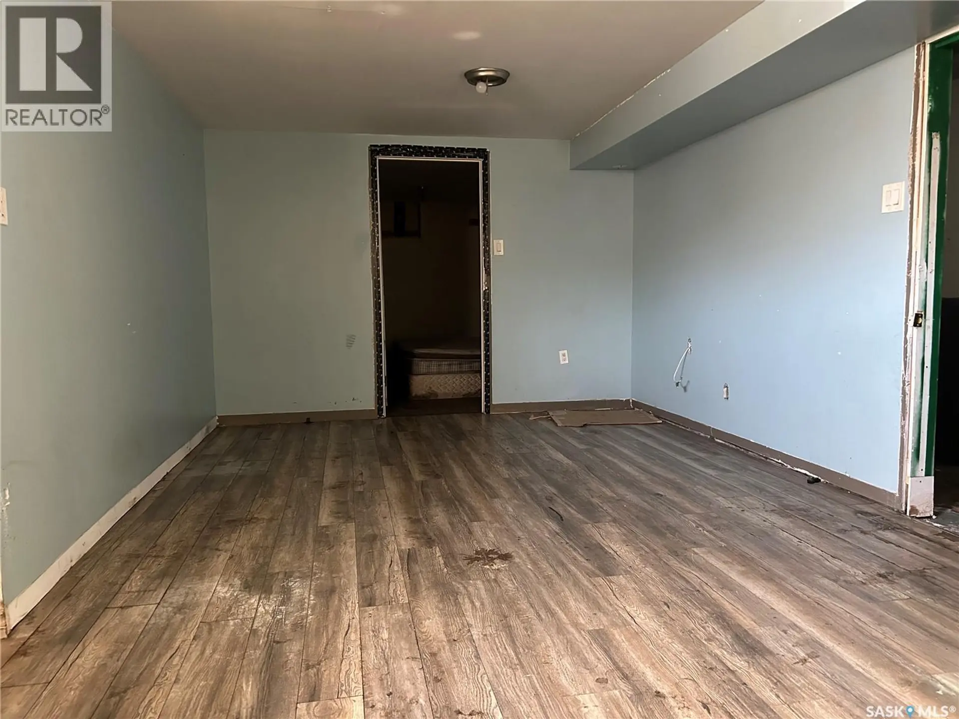 825 Valley STREET - Image 12