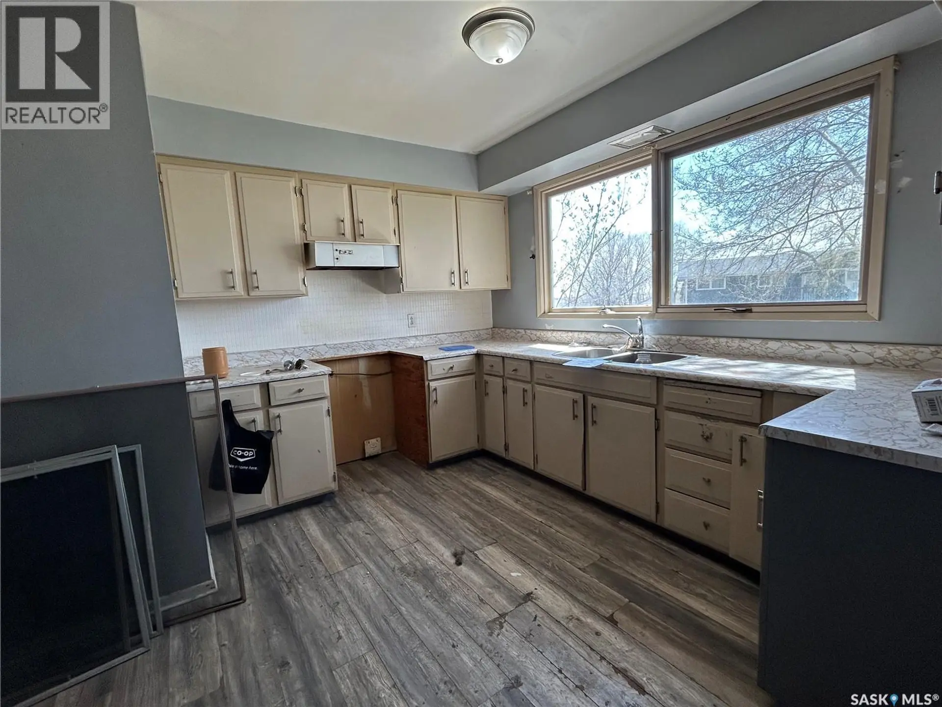 825 Valley STREET - Image 5