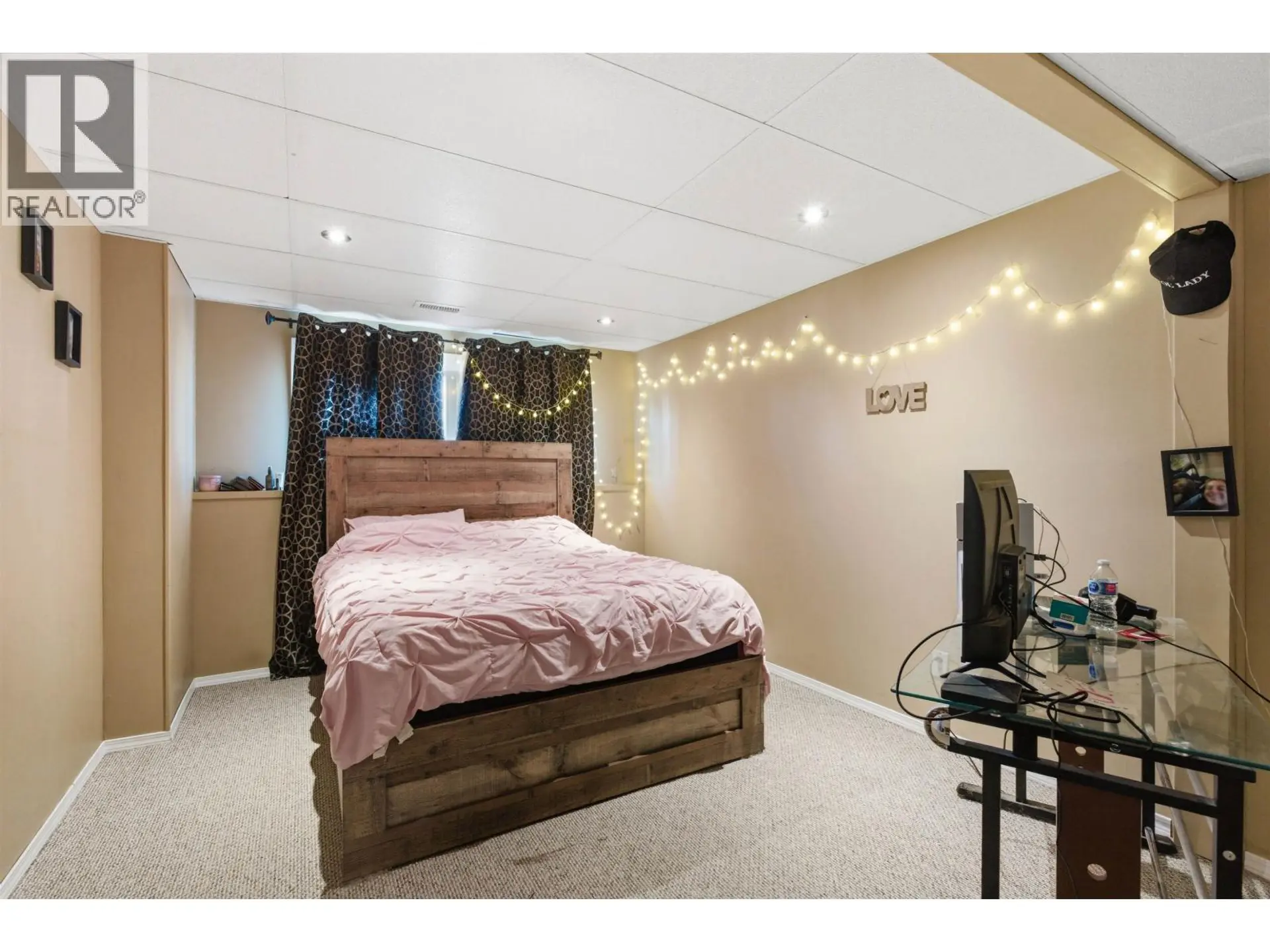 1460 N TWELFTH AVENUE - Image 15