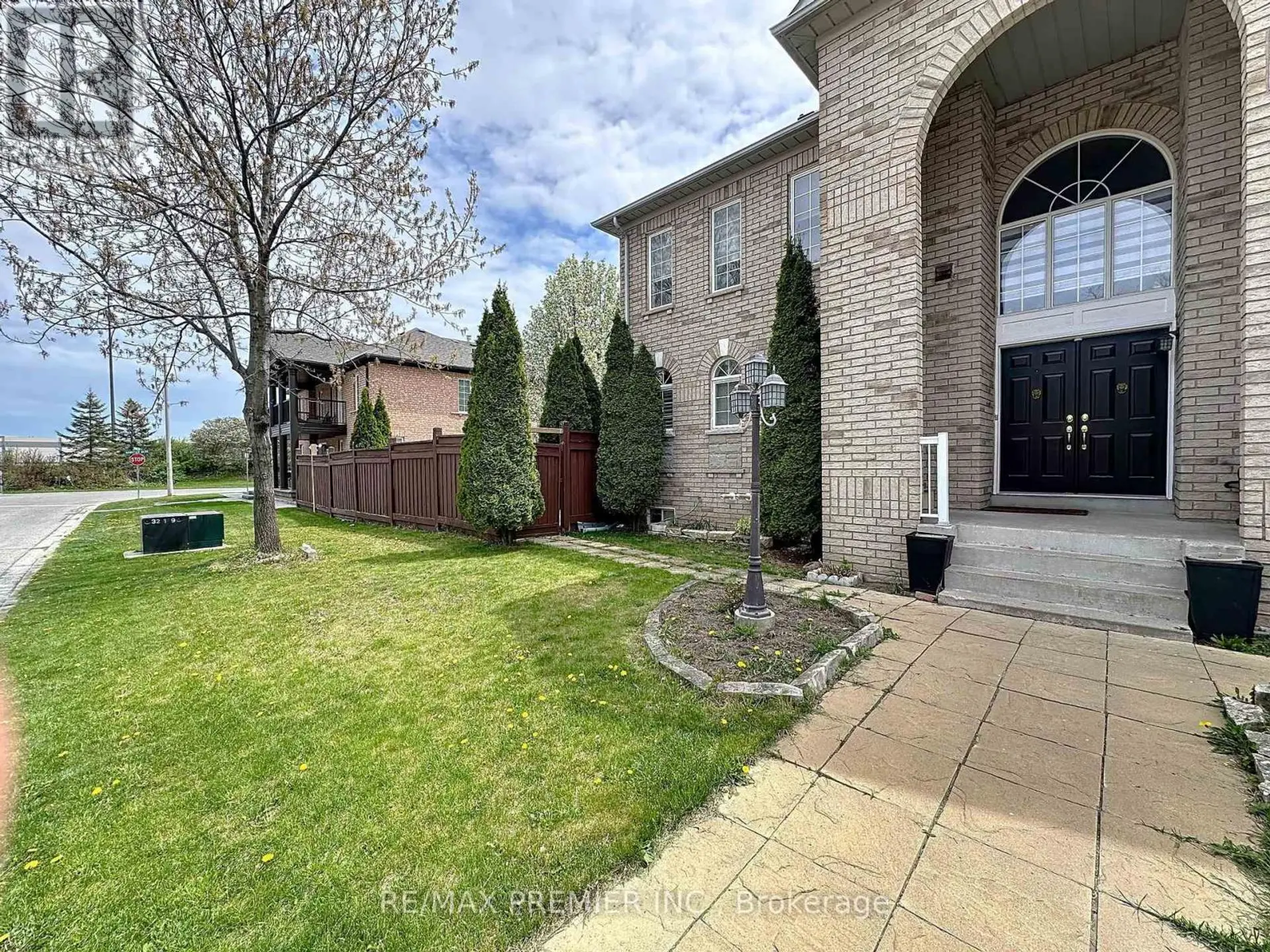 129 LEDGE ROCK DRIVE - Image 2