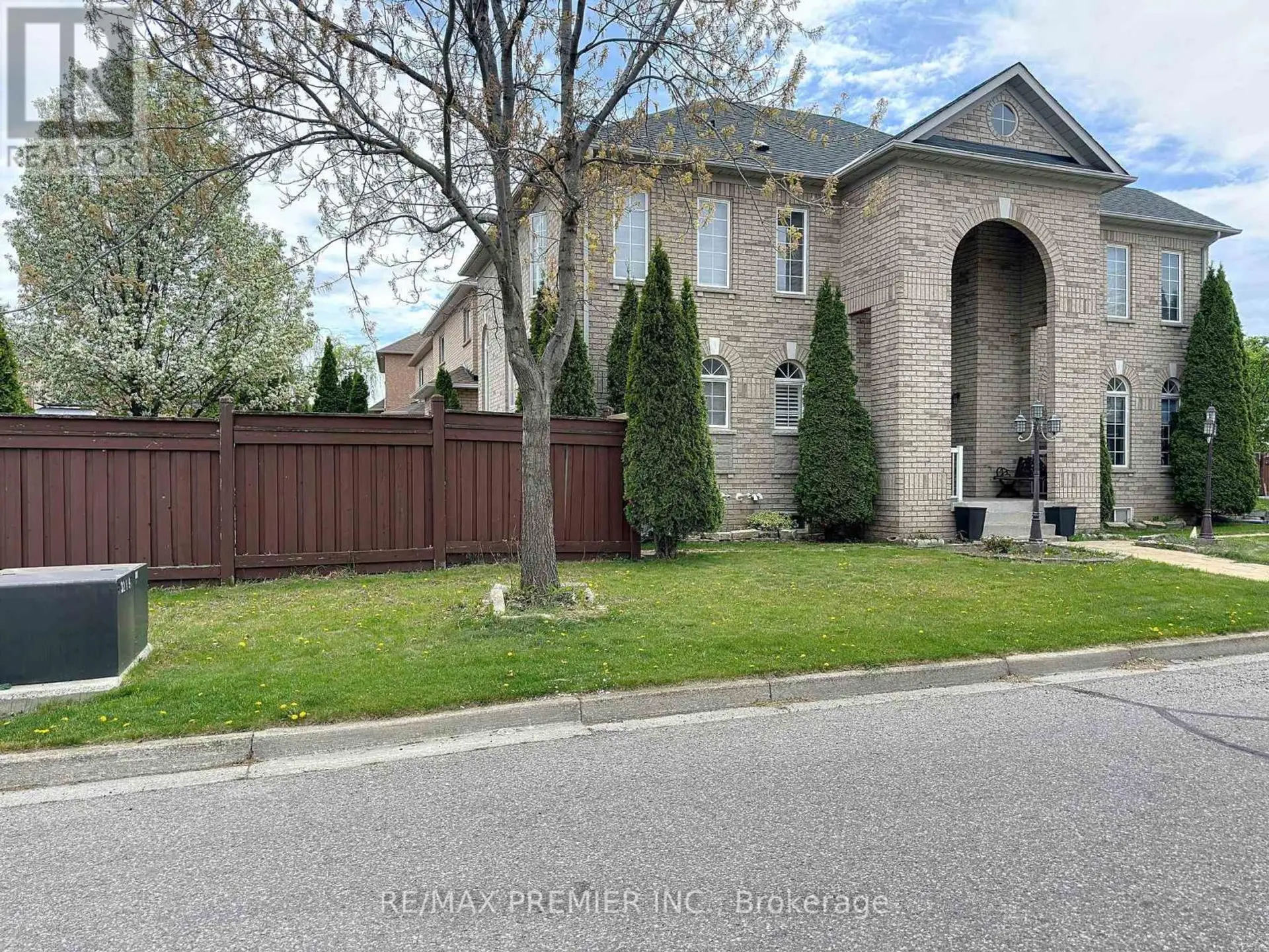 129 LEDGE ROCK DRIVE - Image 3