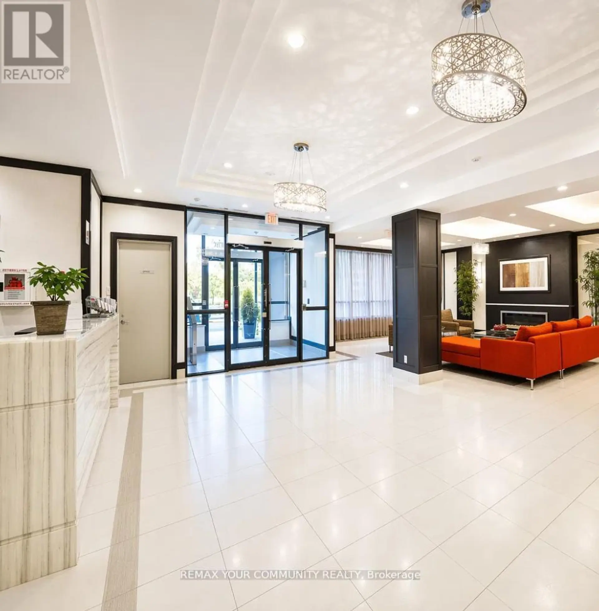 #701 55 DE BOERS DRIVE - Image 2