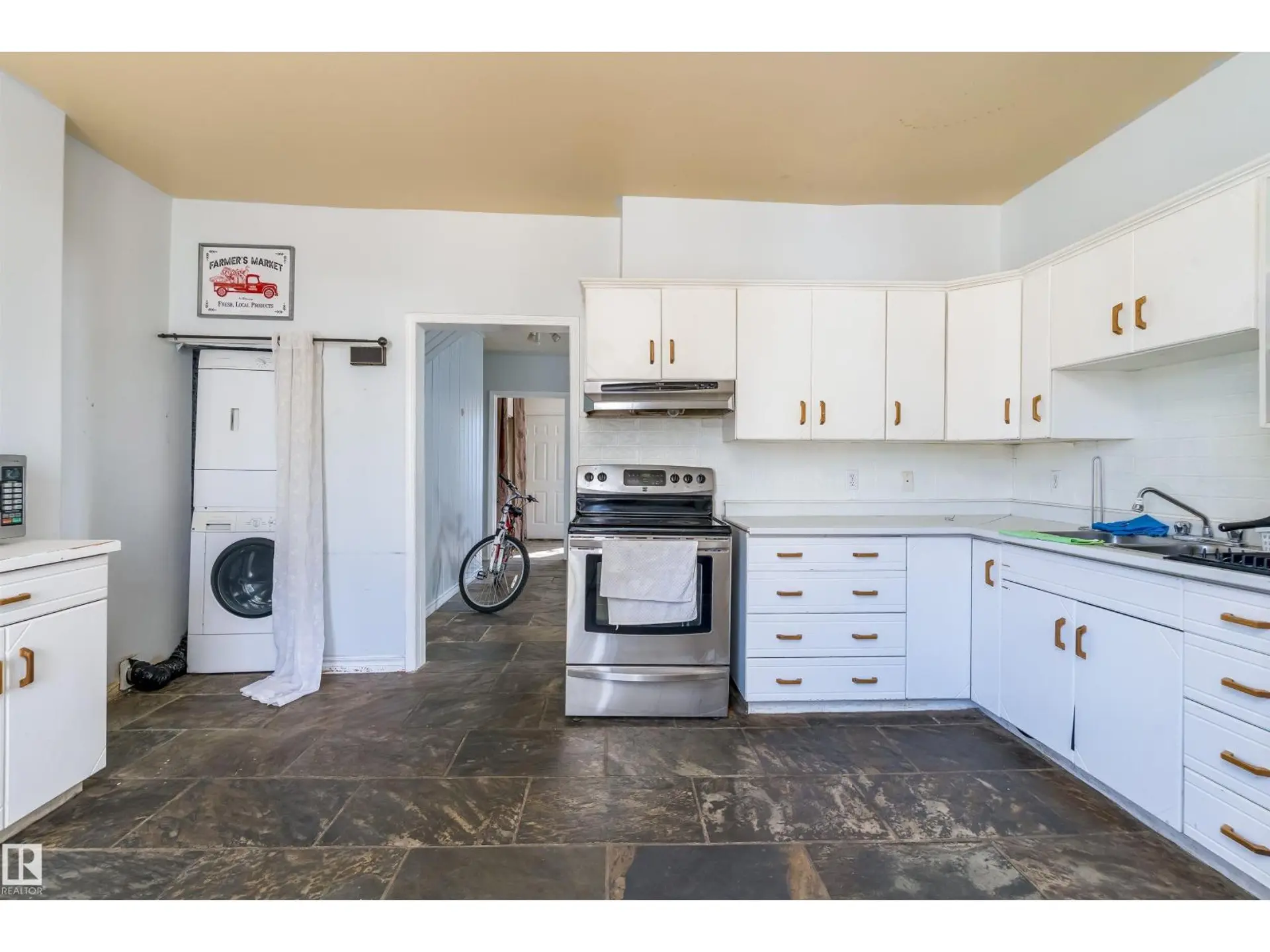 12770 117 ST NW - Image 8
