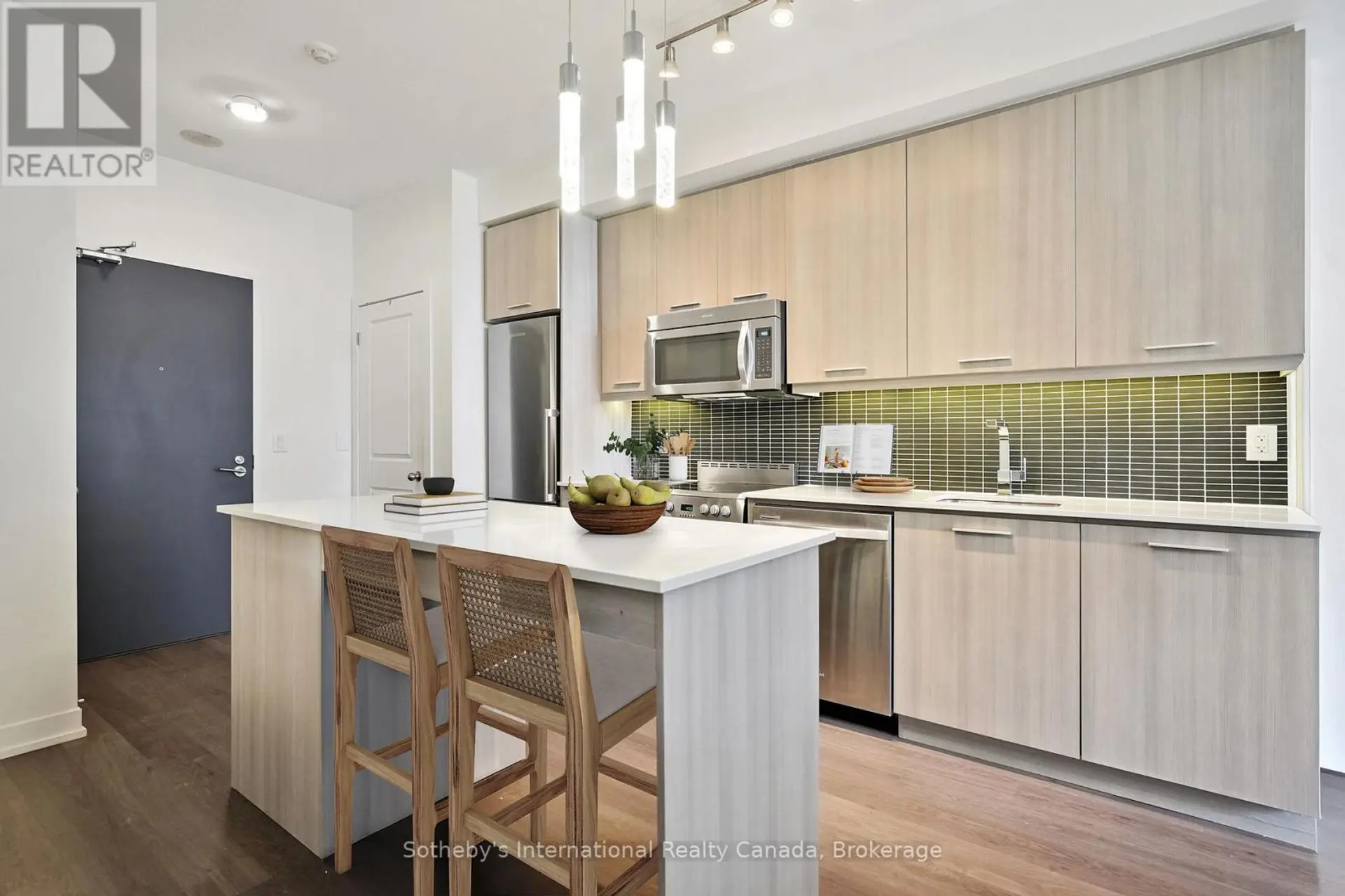 #903 105 GEORGE STREET - Image 2