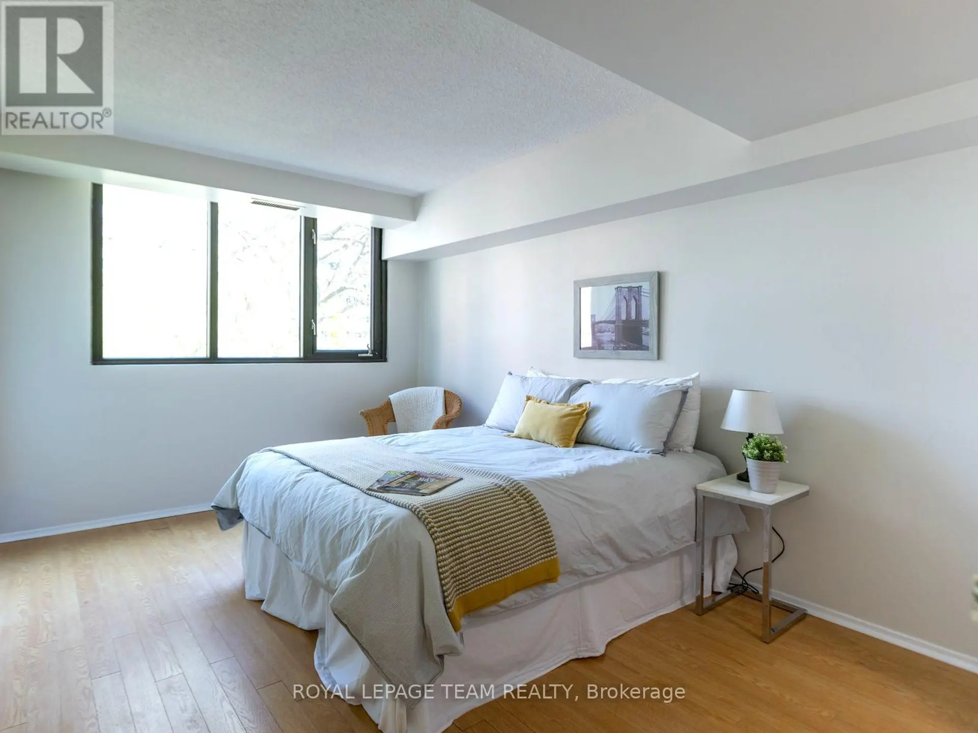 #404 200 BAY STREET - Image 10