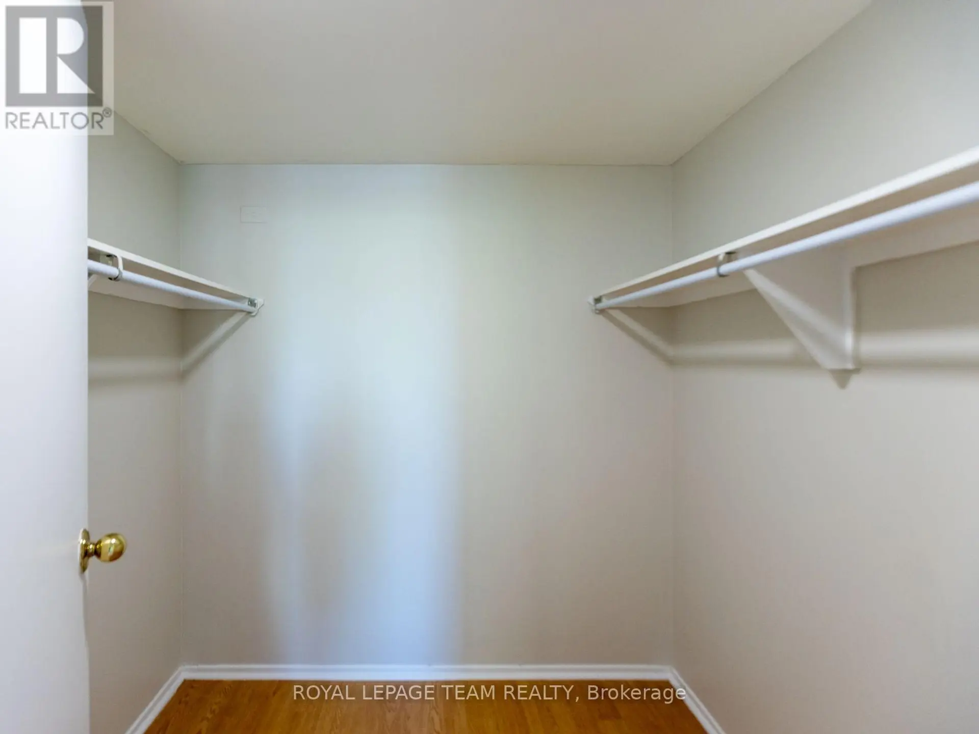 #404 200 BAY STREET - Image 11