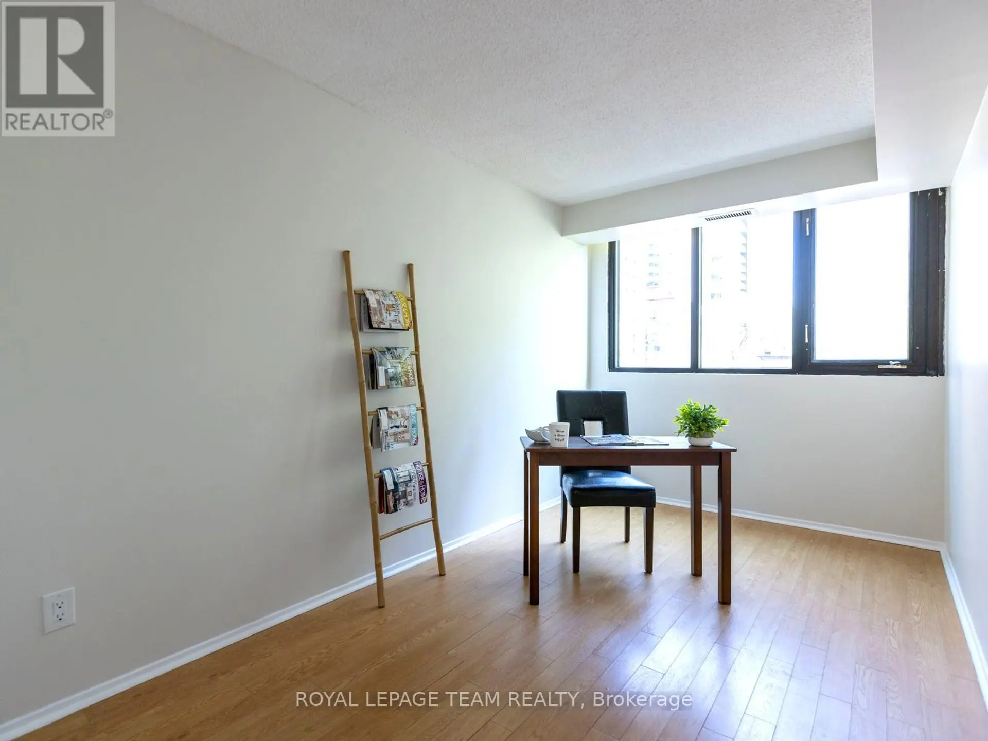 #404 200 BAY STREET - Image 12