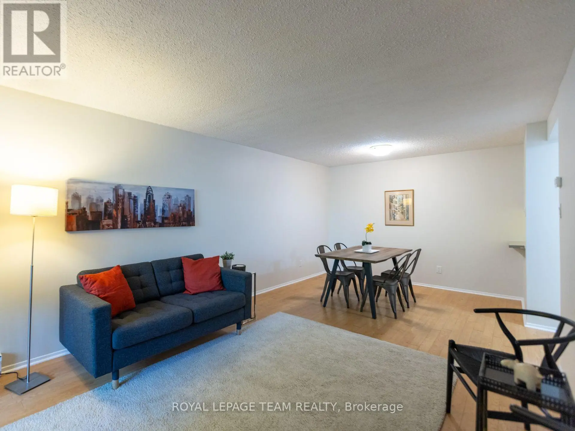 #404 200 BAY STREET - Image 2