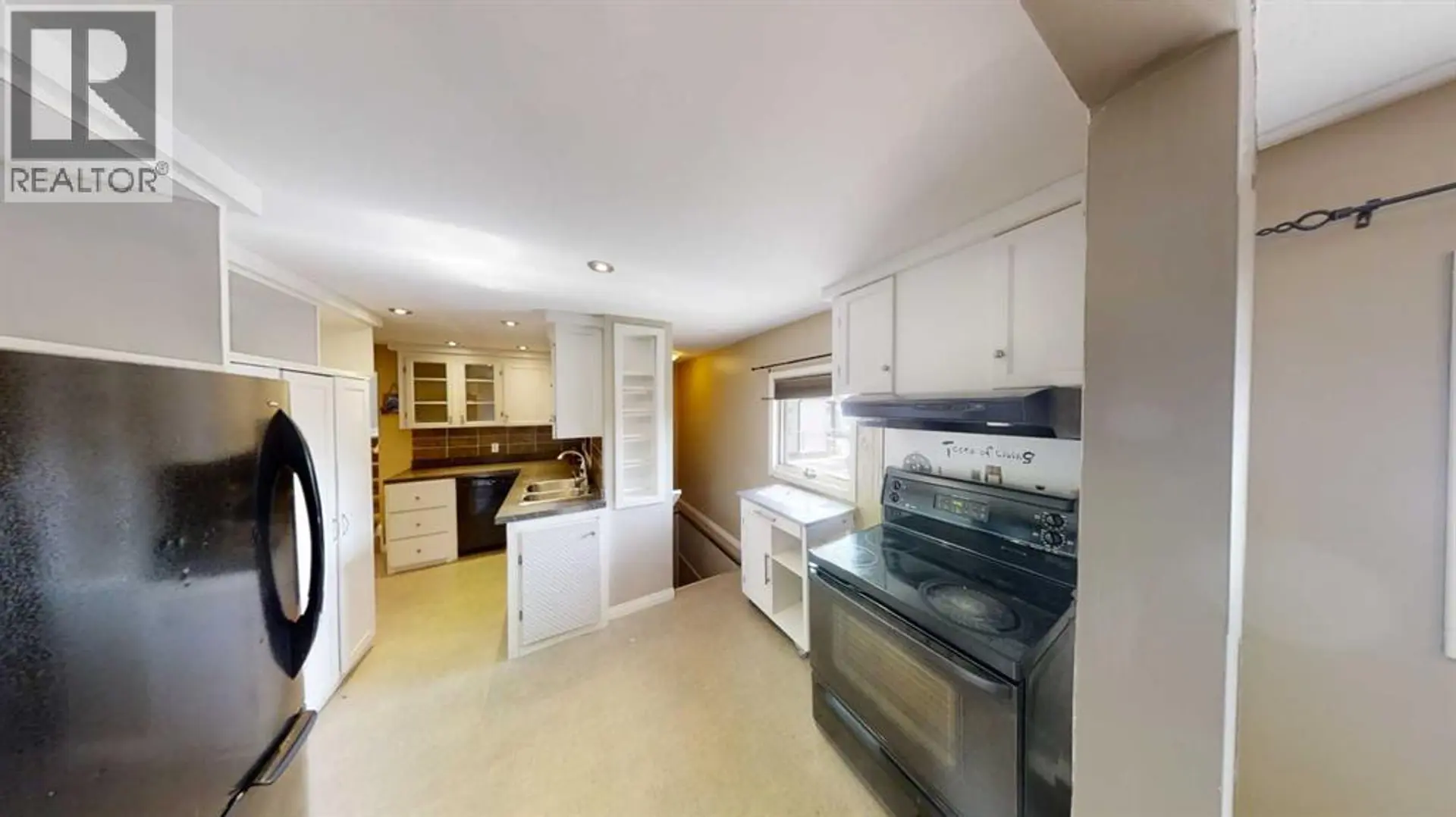 9319 103 Avenue - Image 3