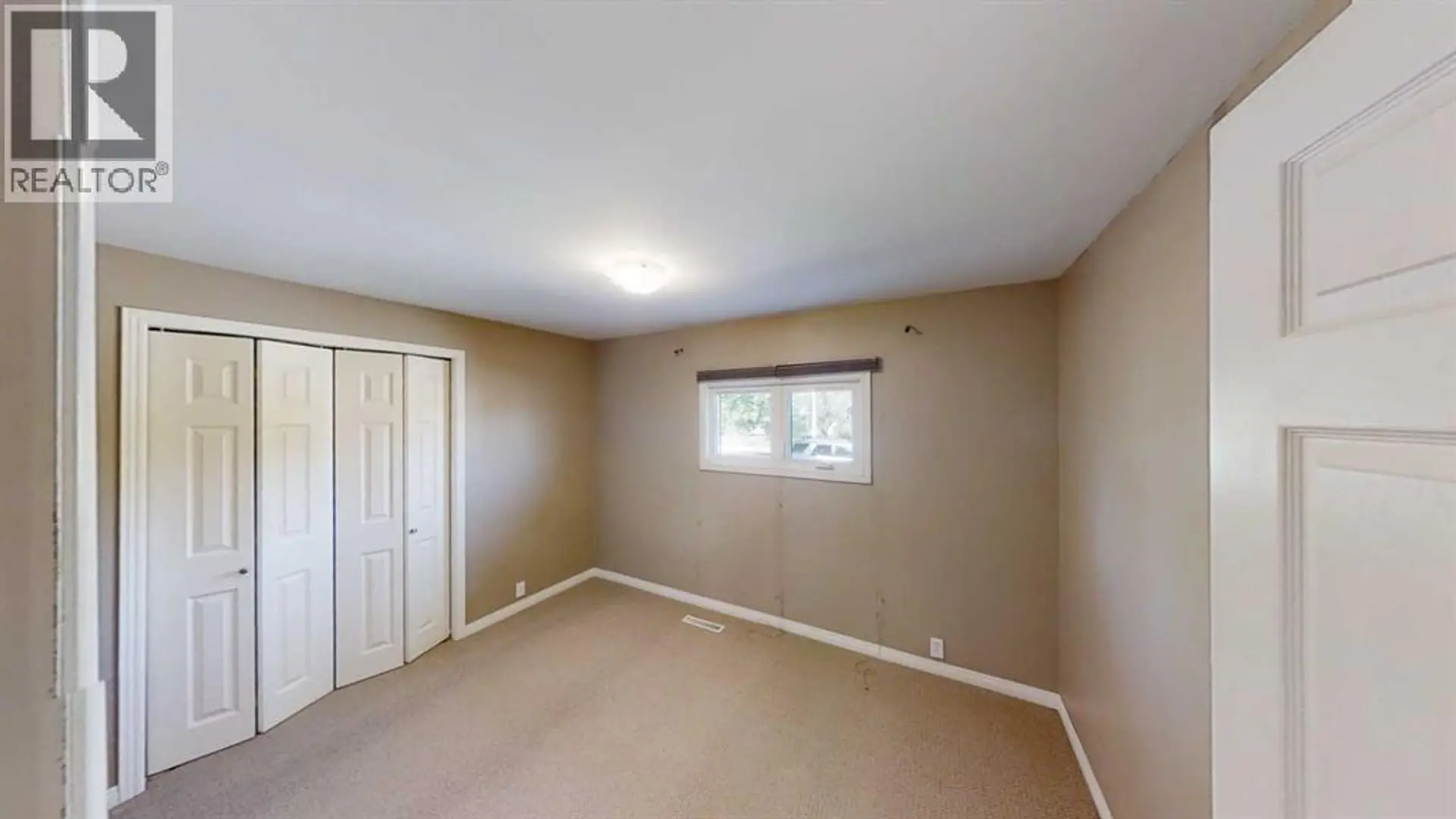 9319 103 Avenue - Image 5