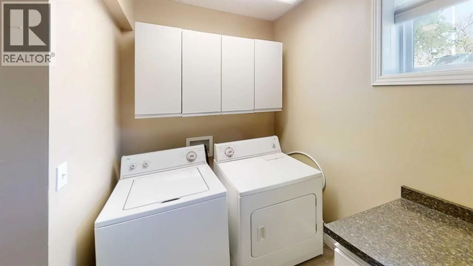 9319 103 Avenue - Image 12