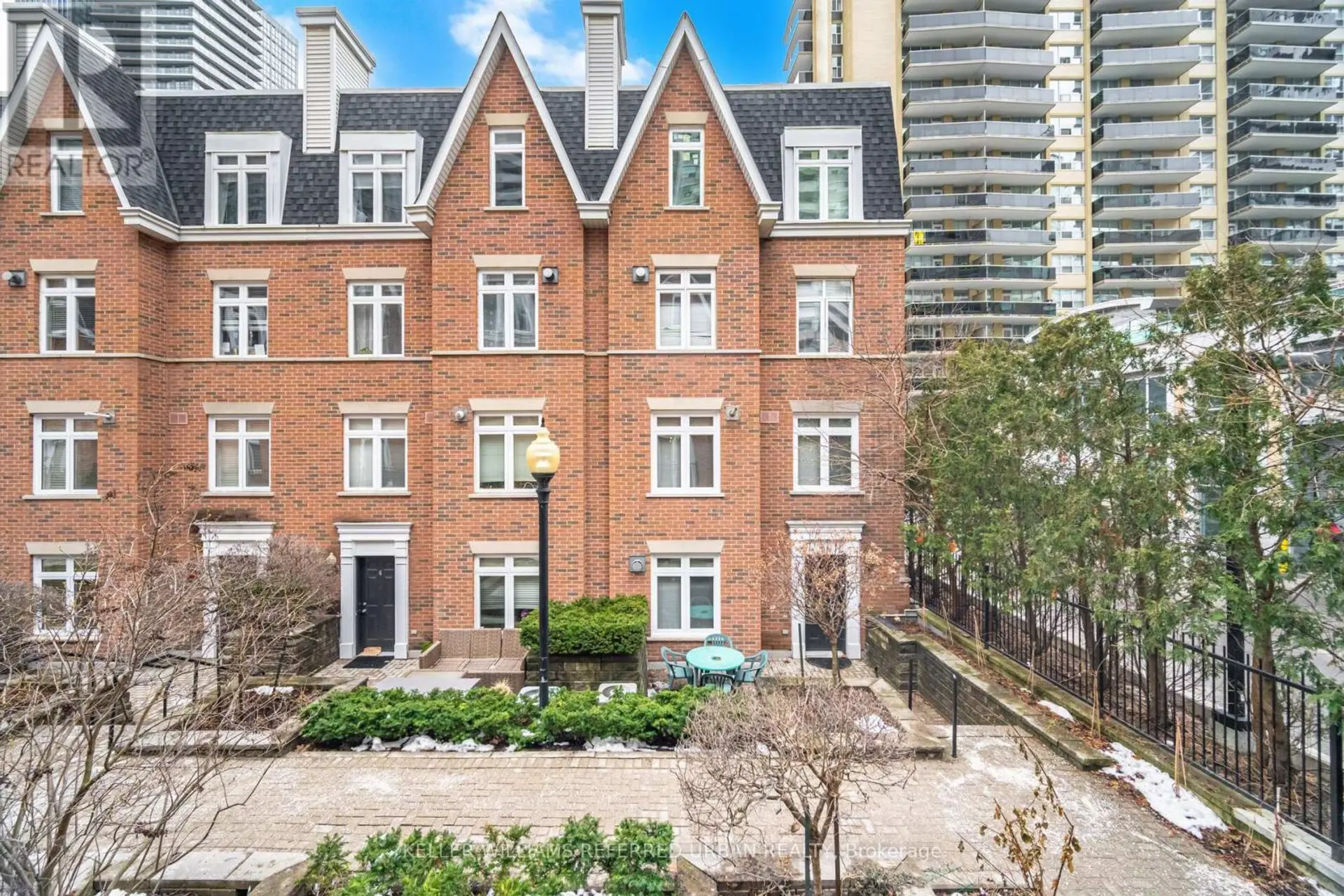 #25 83 LILLIAN STREET - Image 17