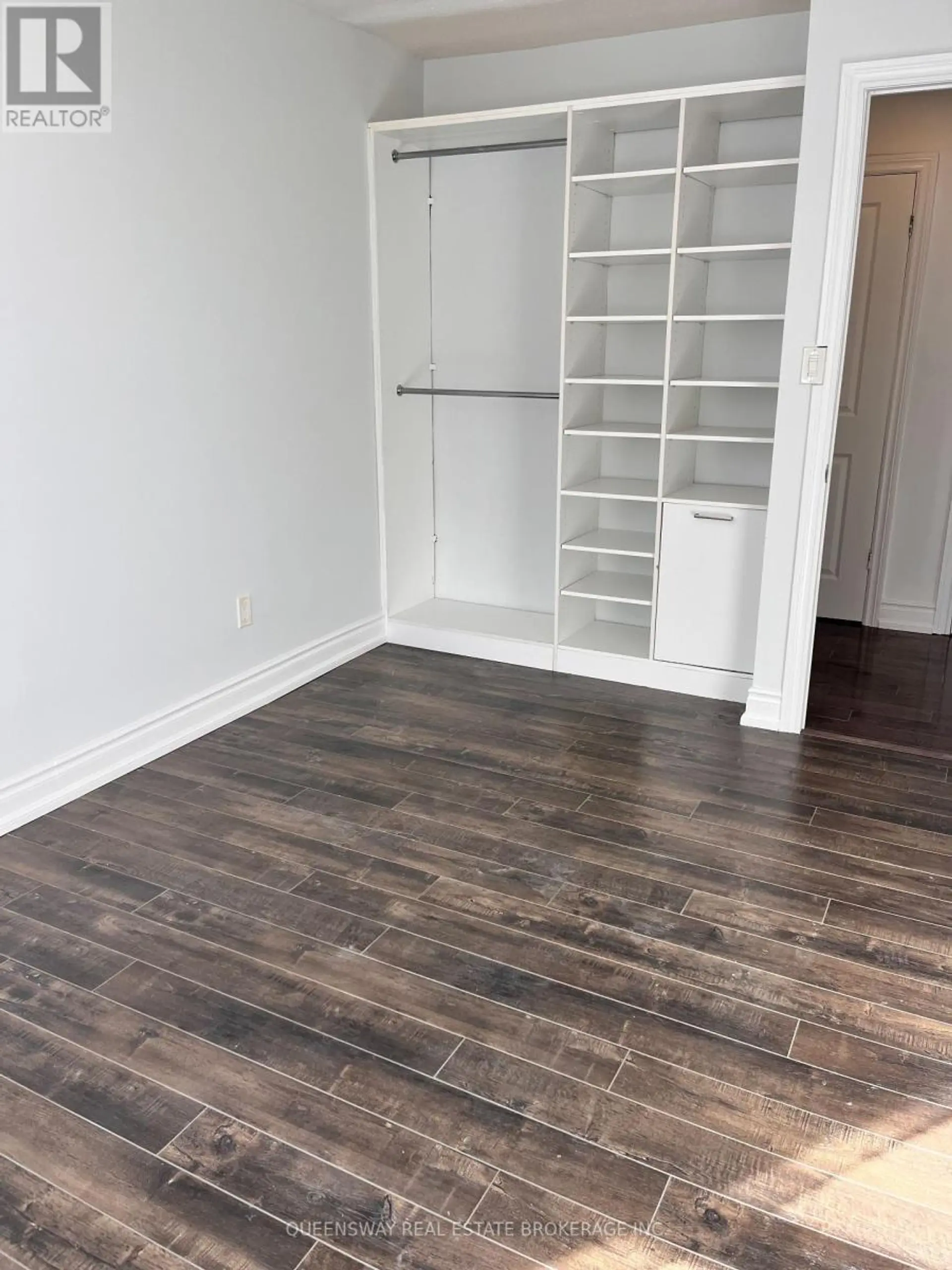 #504 10 EDGECLIFF GOLFWAY - Image 14
