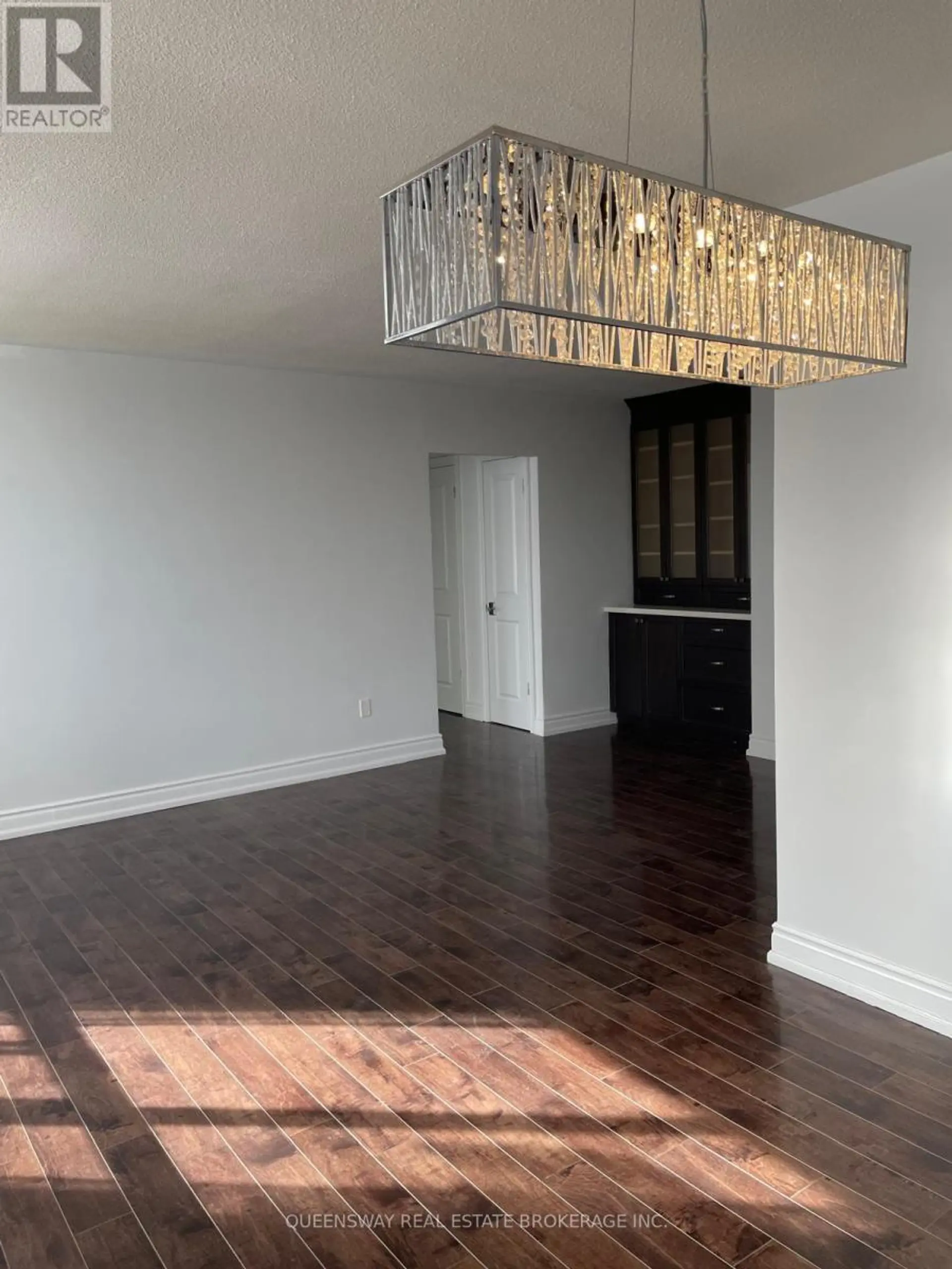 #504 10 EDGECLIFF GOLFWAY - Image 6