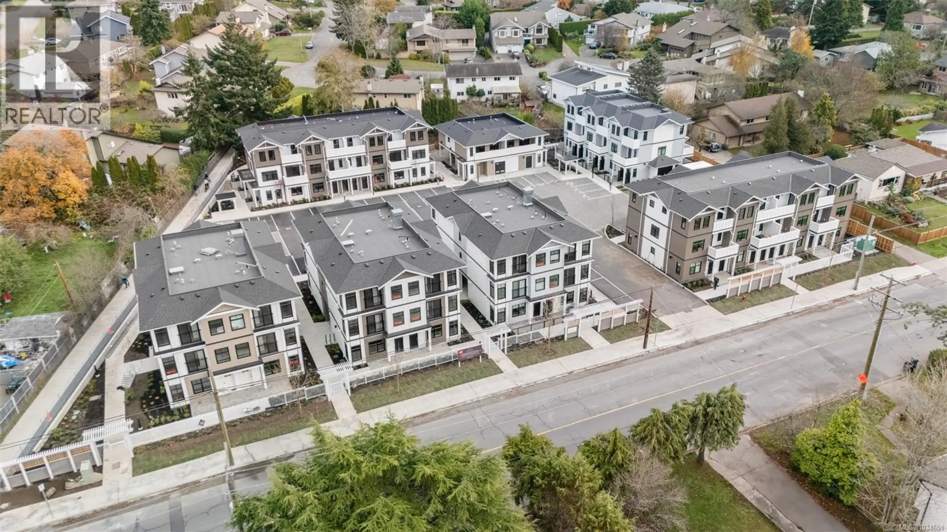 #4201 4201 Tyndall Ave - Image 1