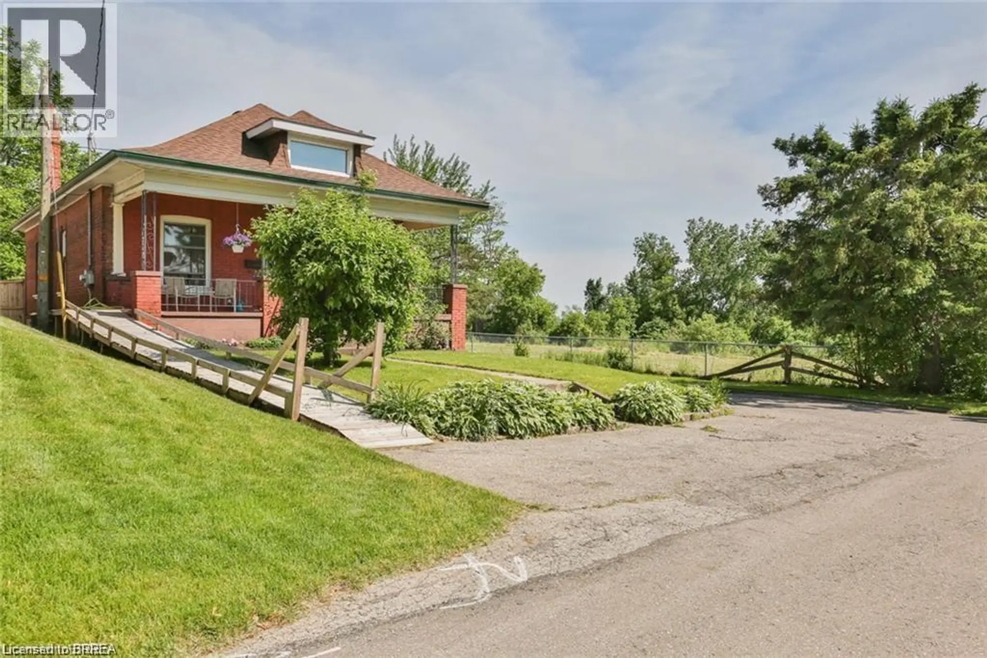 5 CLOVERDALE Avenue - Image 1