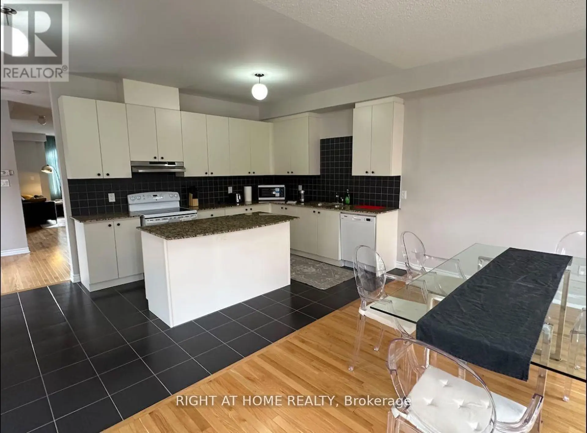 #23 8777 DUFFERIN STREET - Image 12