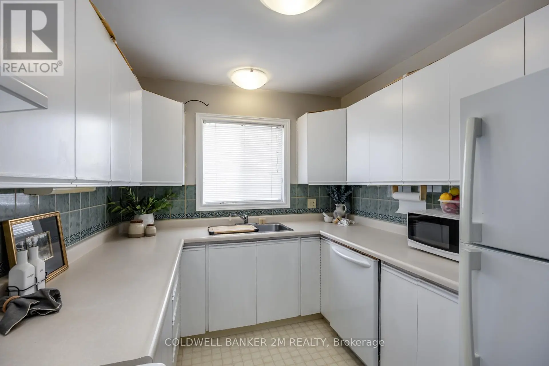 63 LORI BOULEVARD - Image 6