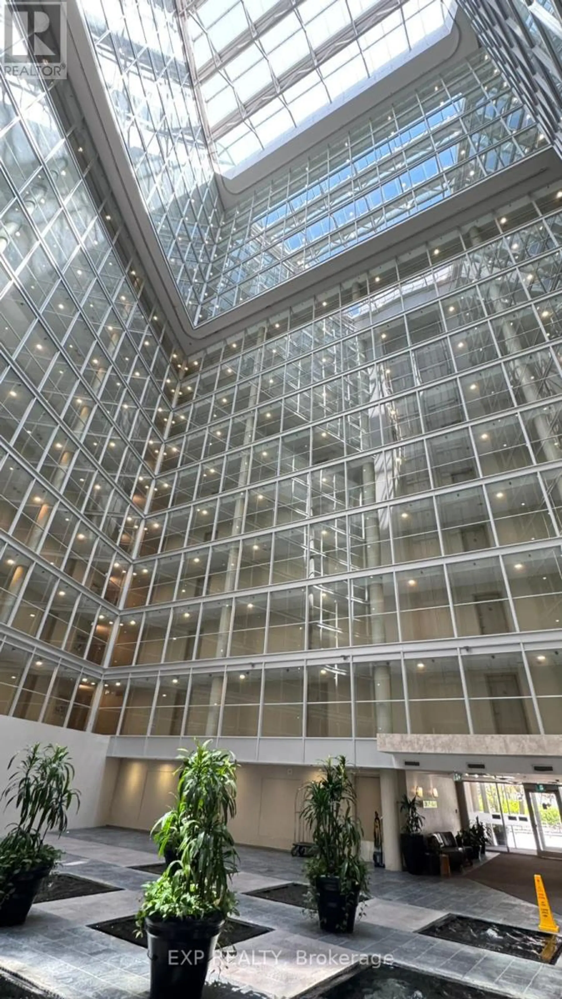 #306 650 QUEENS QUAY W - Image 1